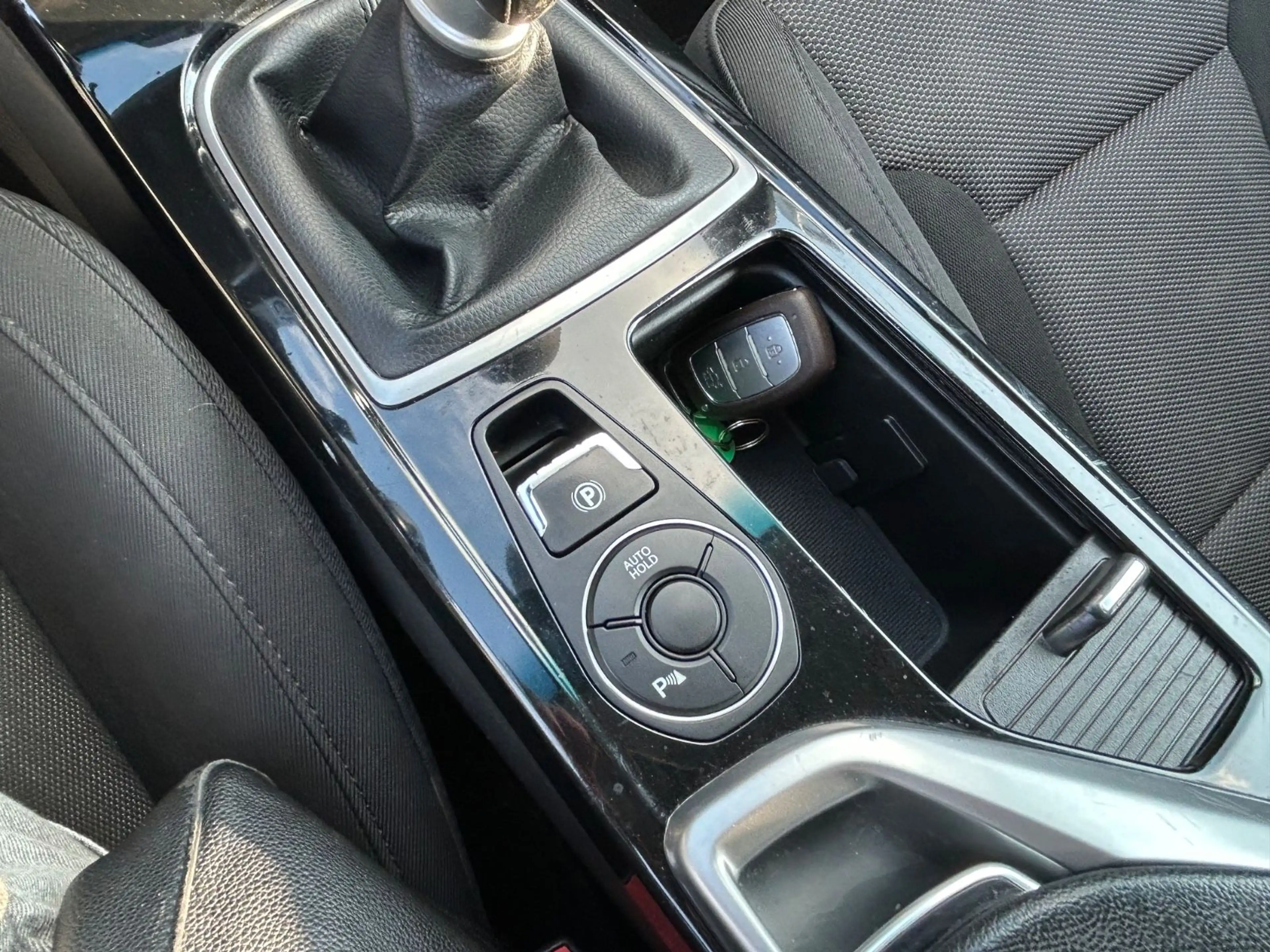 Hyundai i40 CW FIFA World Cup Edition *Navi*LED*SHZ* — photo 13