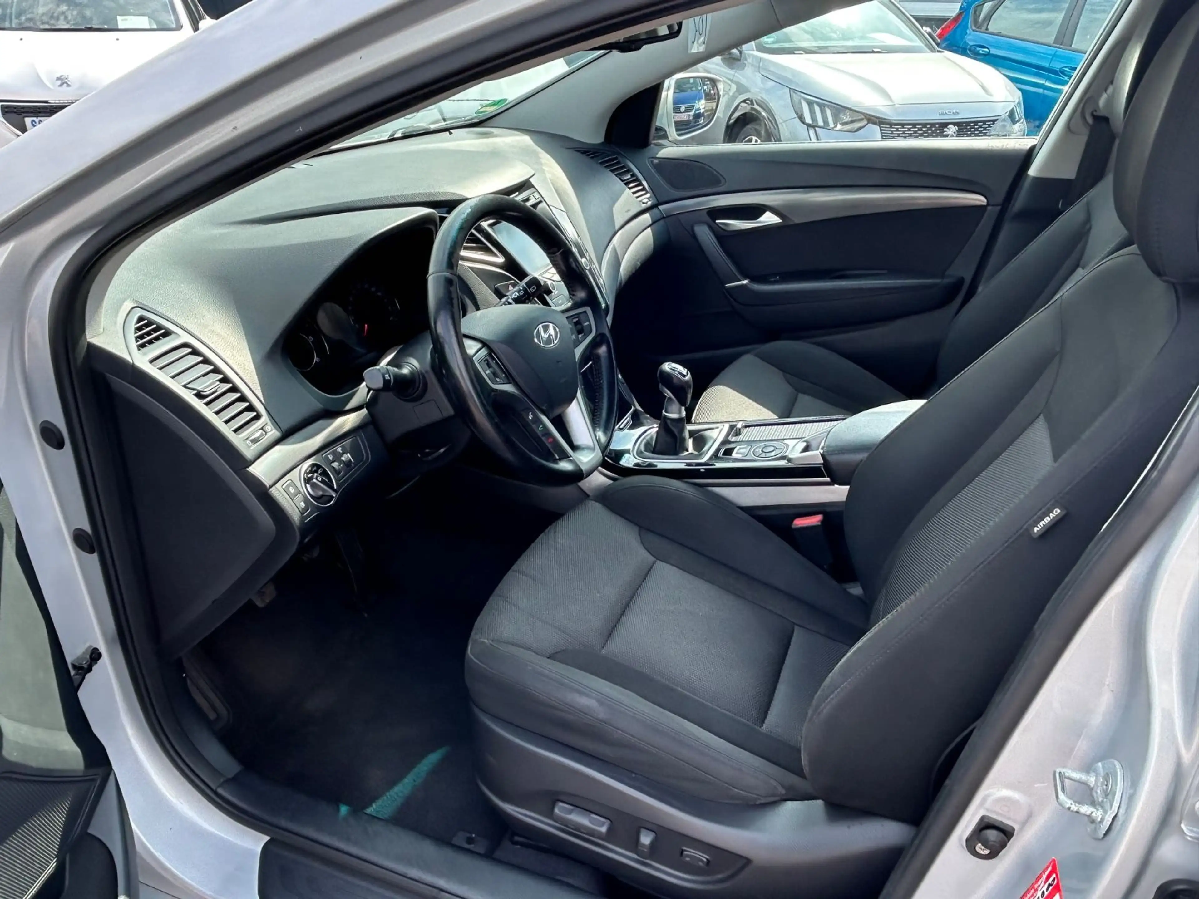 Hyundai i40 CW FIFA World Cup Edition *Navi*LED*SHZ* — photo 6