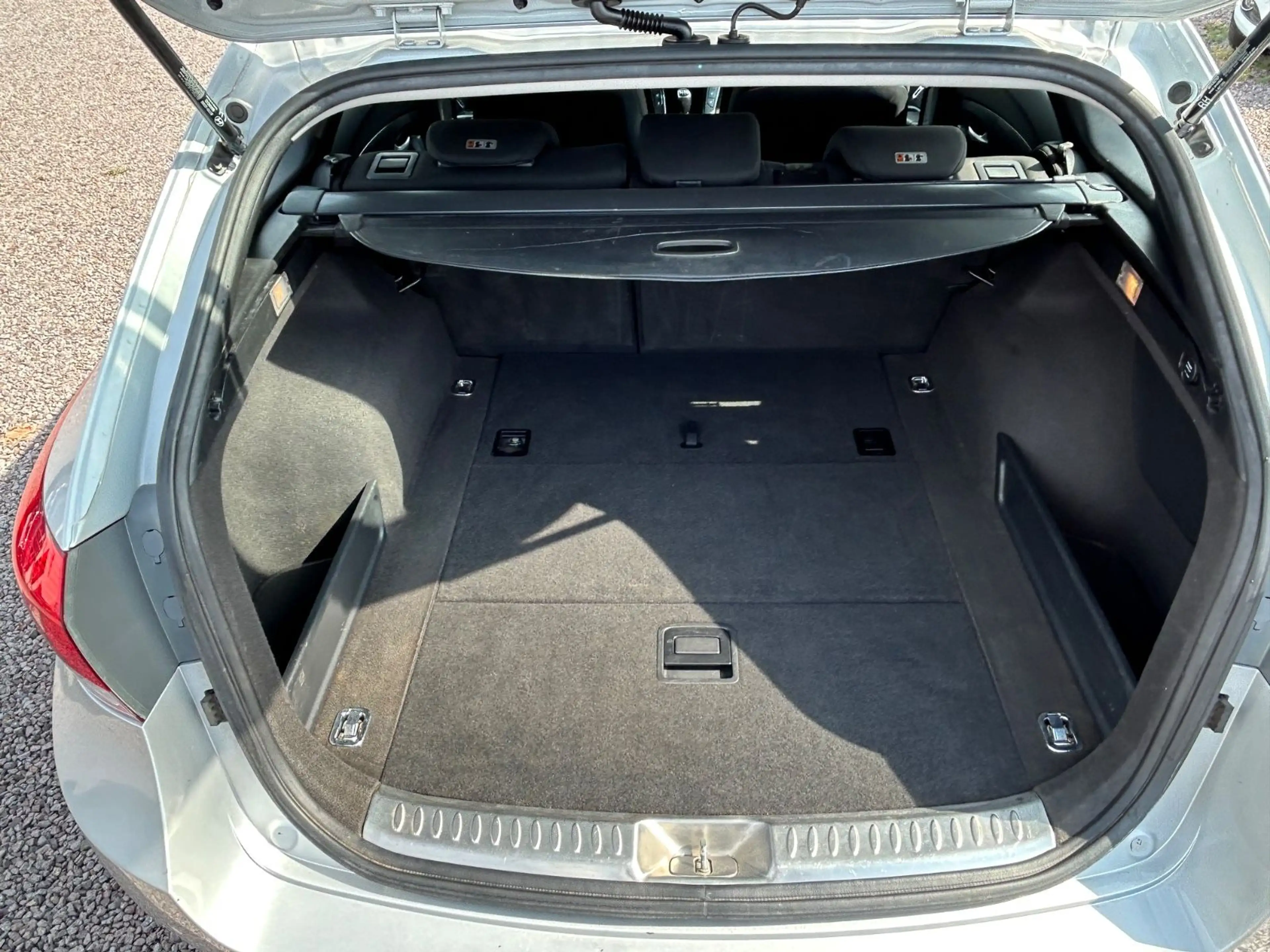 Hyundai i40 CW FIFA World Cup Edition *Navi*LED*SHZ* — photo 15