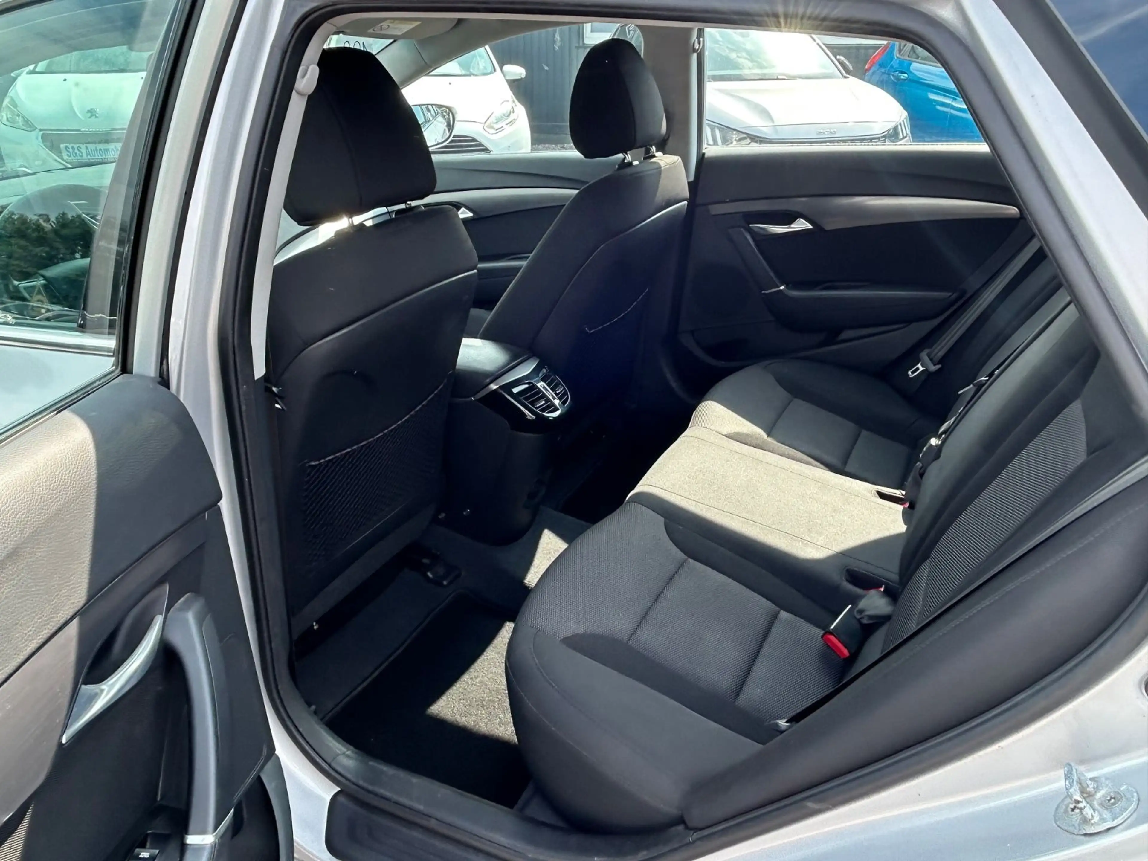 Hyundai i40 CW FIFA World Cup Edition *Navi*LED*SHZ* — photo 7