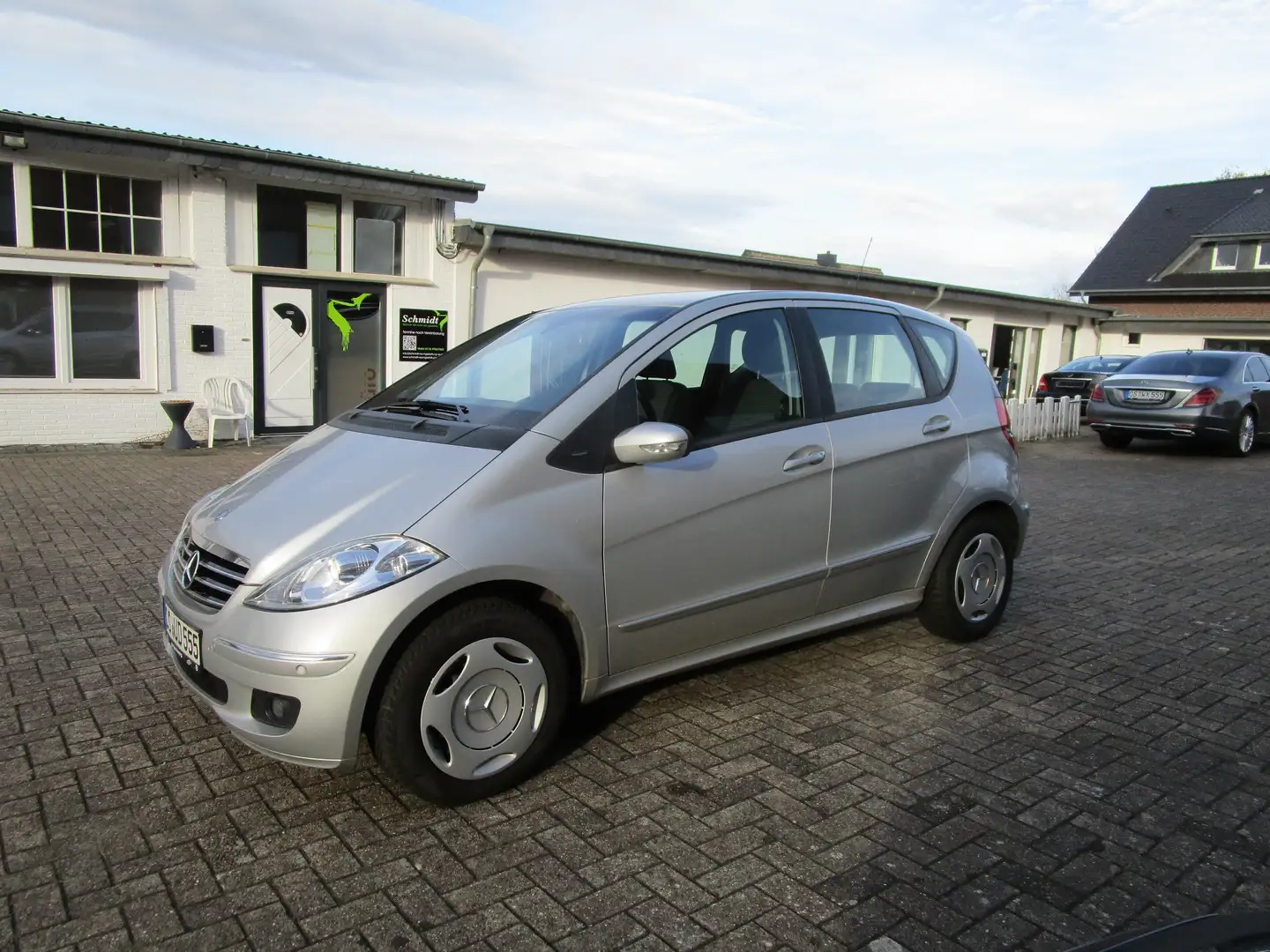 Mercedes-Benz A 180 A 180 CDI+Klima+AHK+Navi+Shz+ Silber - 1