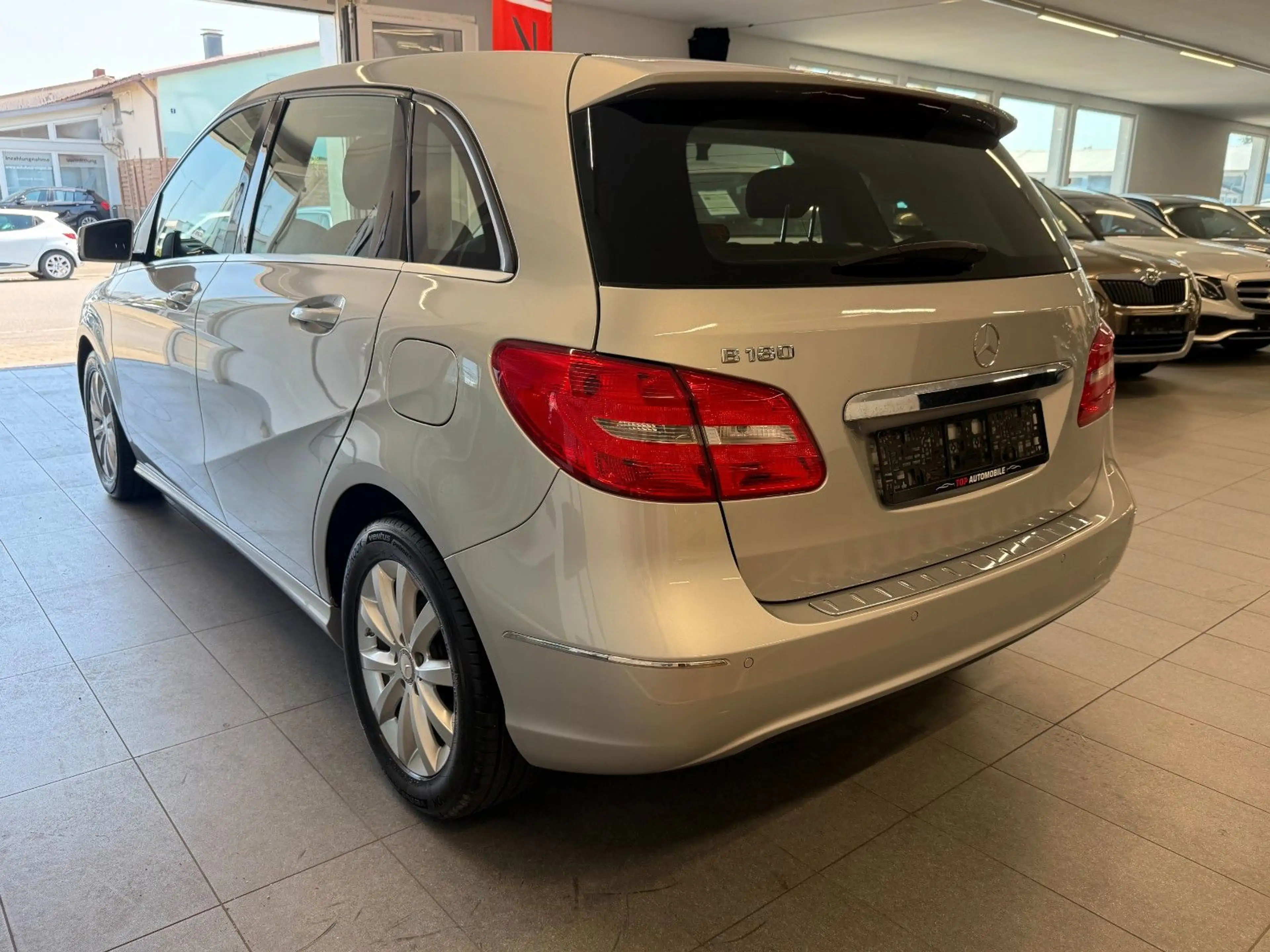 Mercedes-Benz B 180 *Tempomat*Euro6*TÜV*Navi*Shz*Automatik*Alu* — photo 6