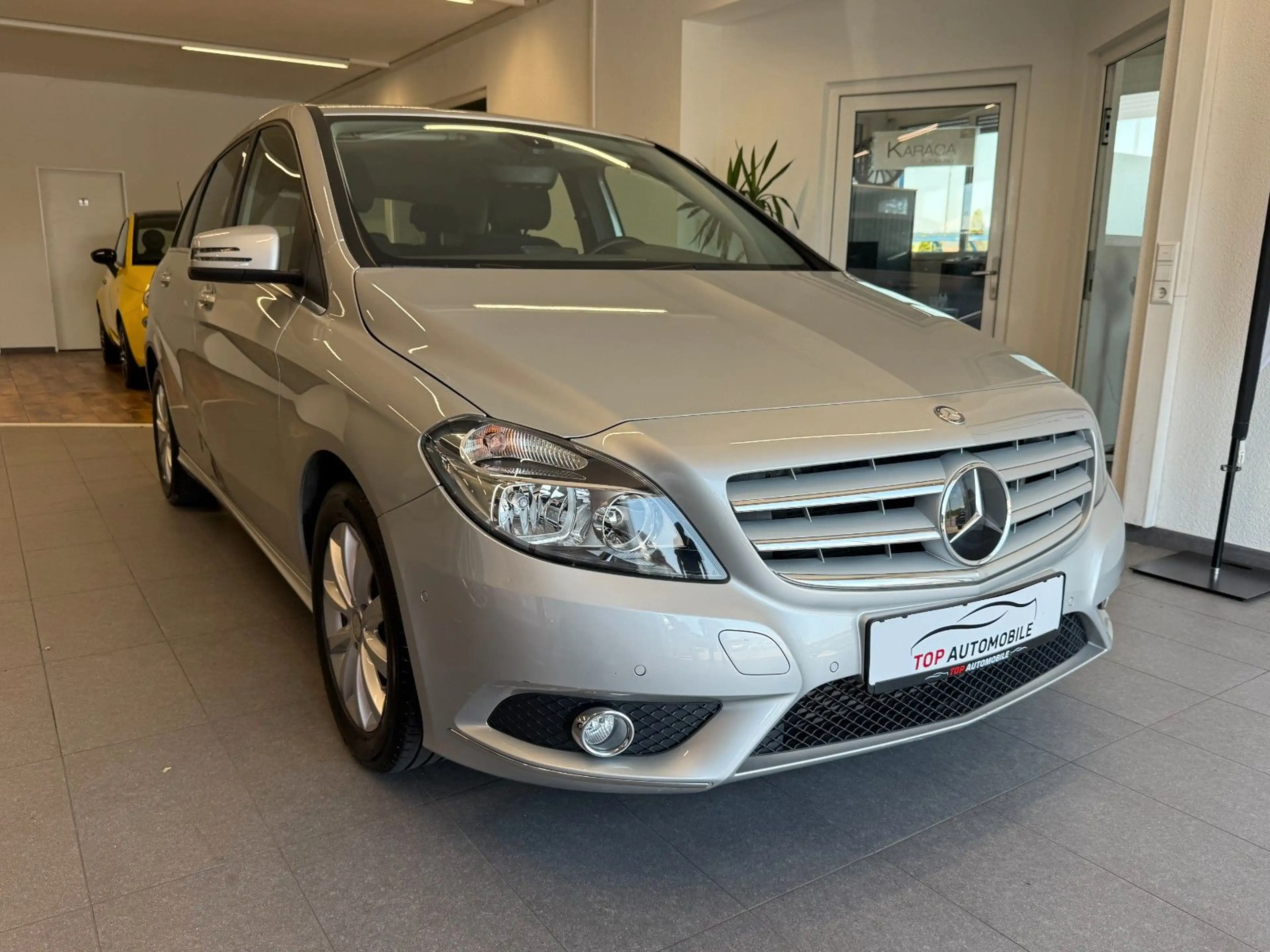 Mercedes-Benz B 180 *Tempomat*Euro6*TÜV*Navi*Shz*Automatik*Alu* — photo 3