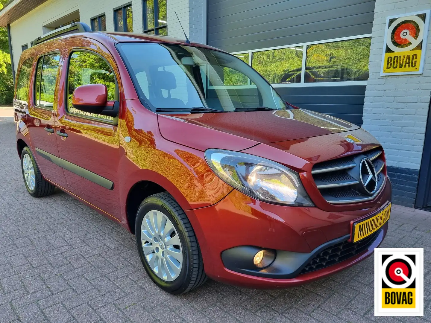 Mercedes-Benz Citan 112 Ambiente Aut. AIRCO / TREKHAAK / PDC / LM VELG Rood - 1