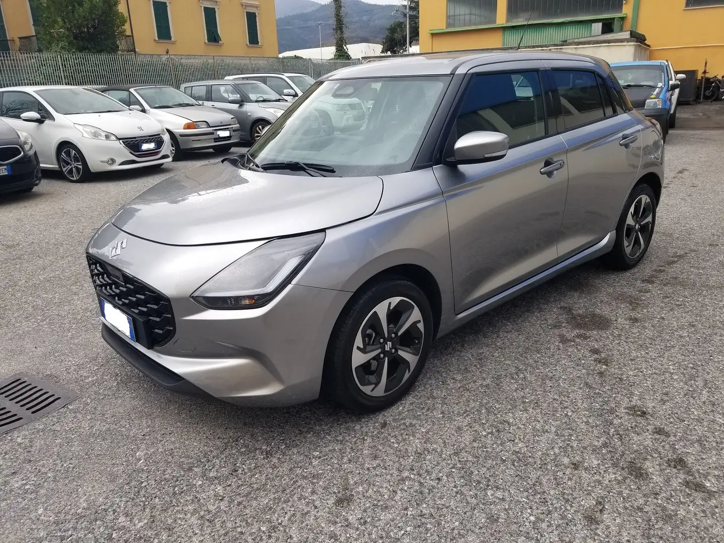 Suzuki Swift Swift VII 2024 1.2h Top 2wd Argento - 1