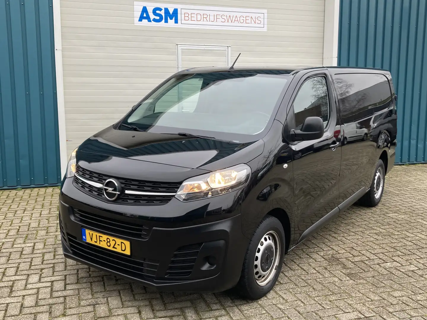 Opel Vivaro 2.0 123Pk CDTI L2H1 Edition / Cruise / Airco / Tre Zwart - 2