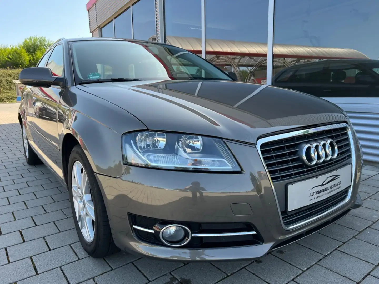 Audi A3 Sportback 1.6 TDI Attraction*KLIMAAUTOM*EURO5 Grau - 2