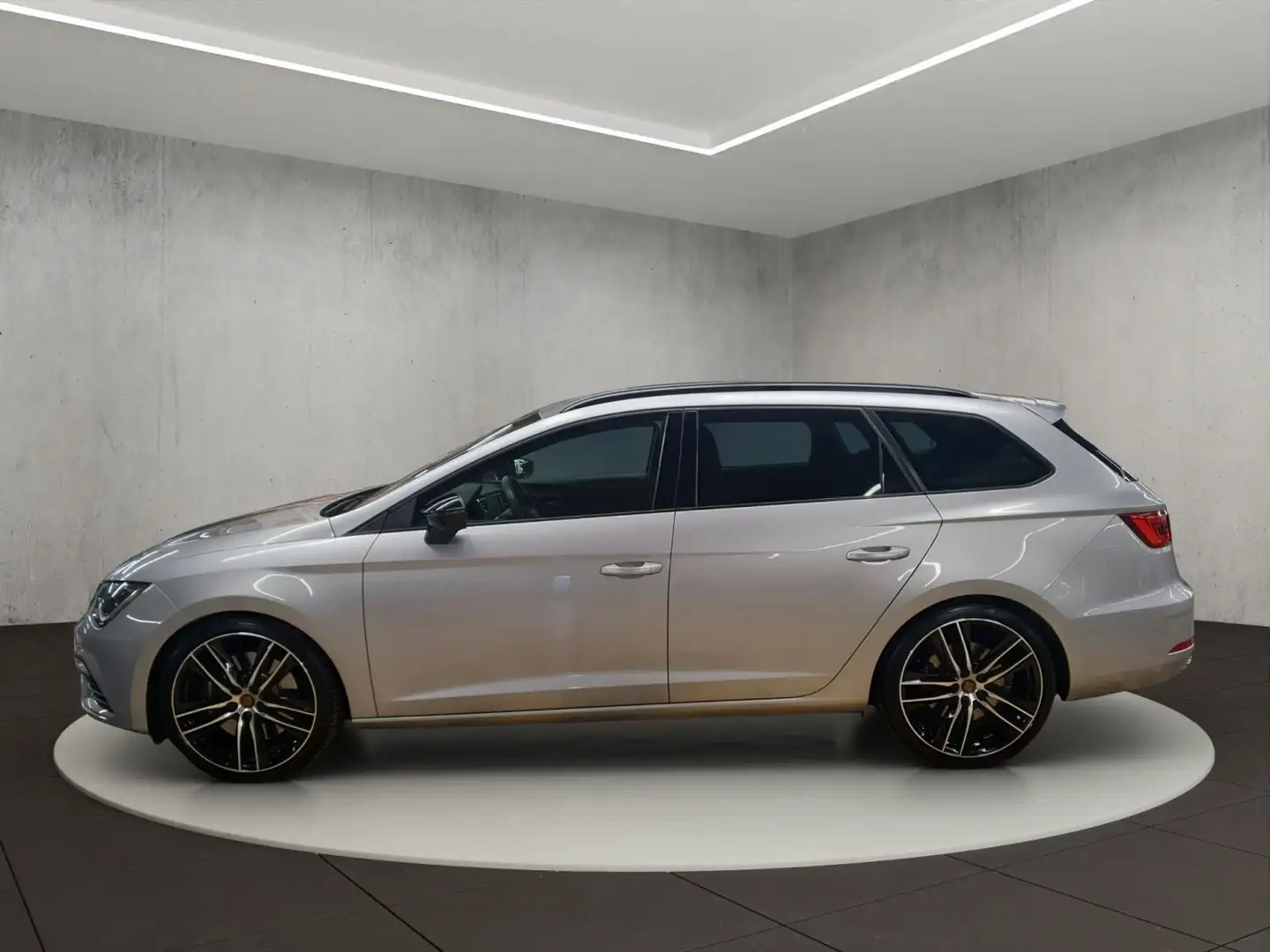 SEAT Leon Sportstourer Cupra Argent - 2