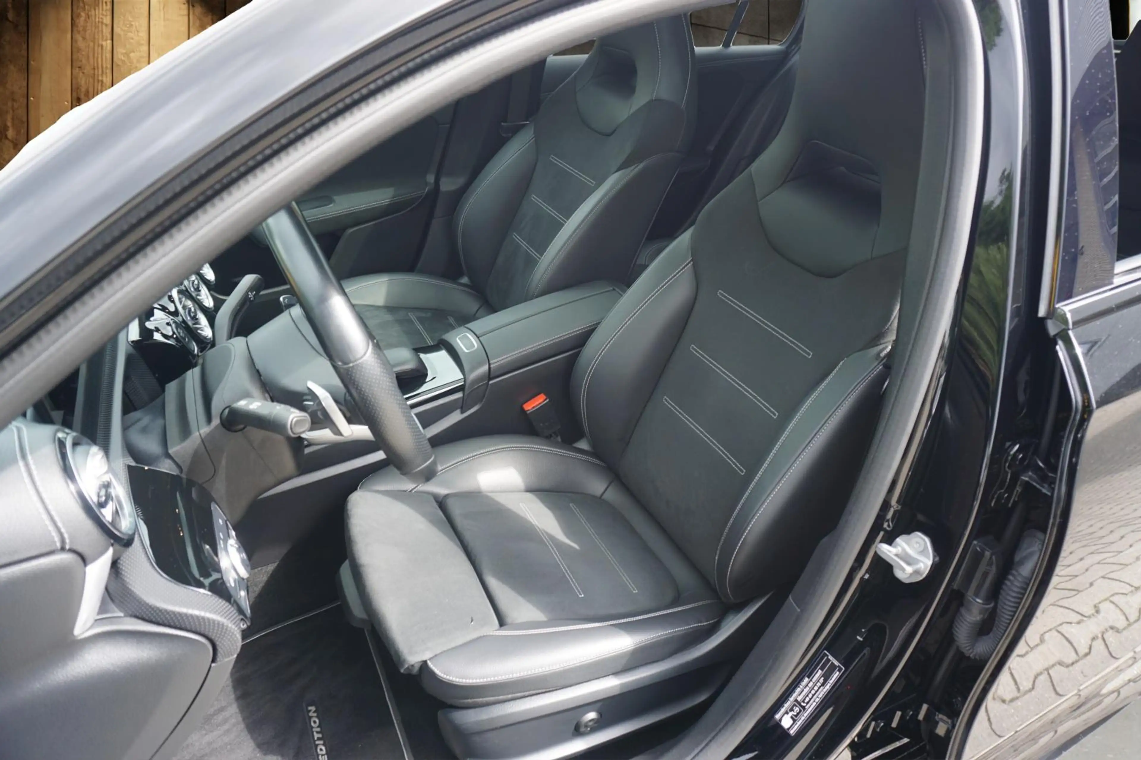 Mercedes-Benz A 250 e Business Solution AMG Limited — photo 9