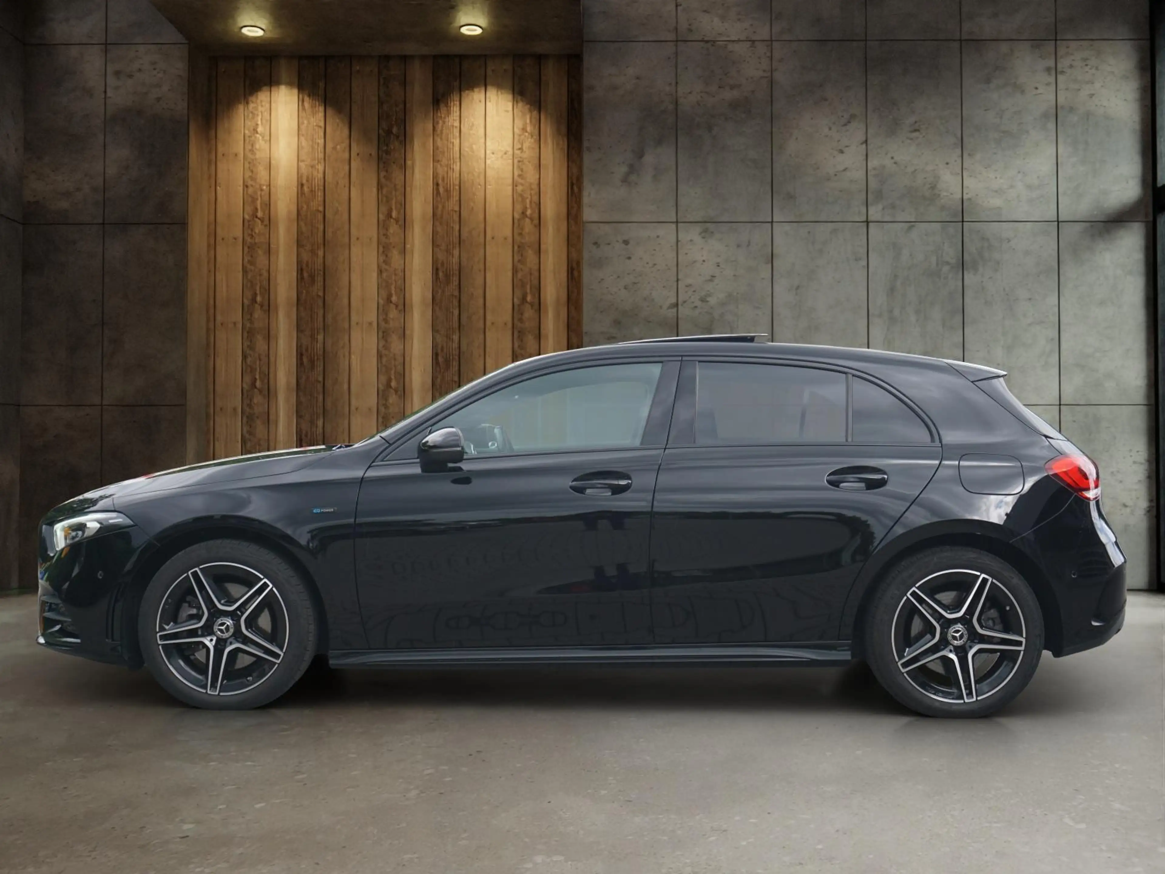 Mercedes-Benz A 250 e Business Solution AMG Limited — photo 3