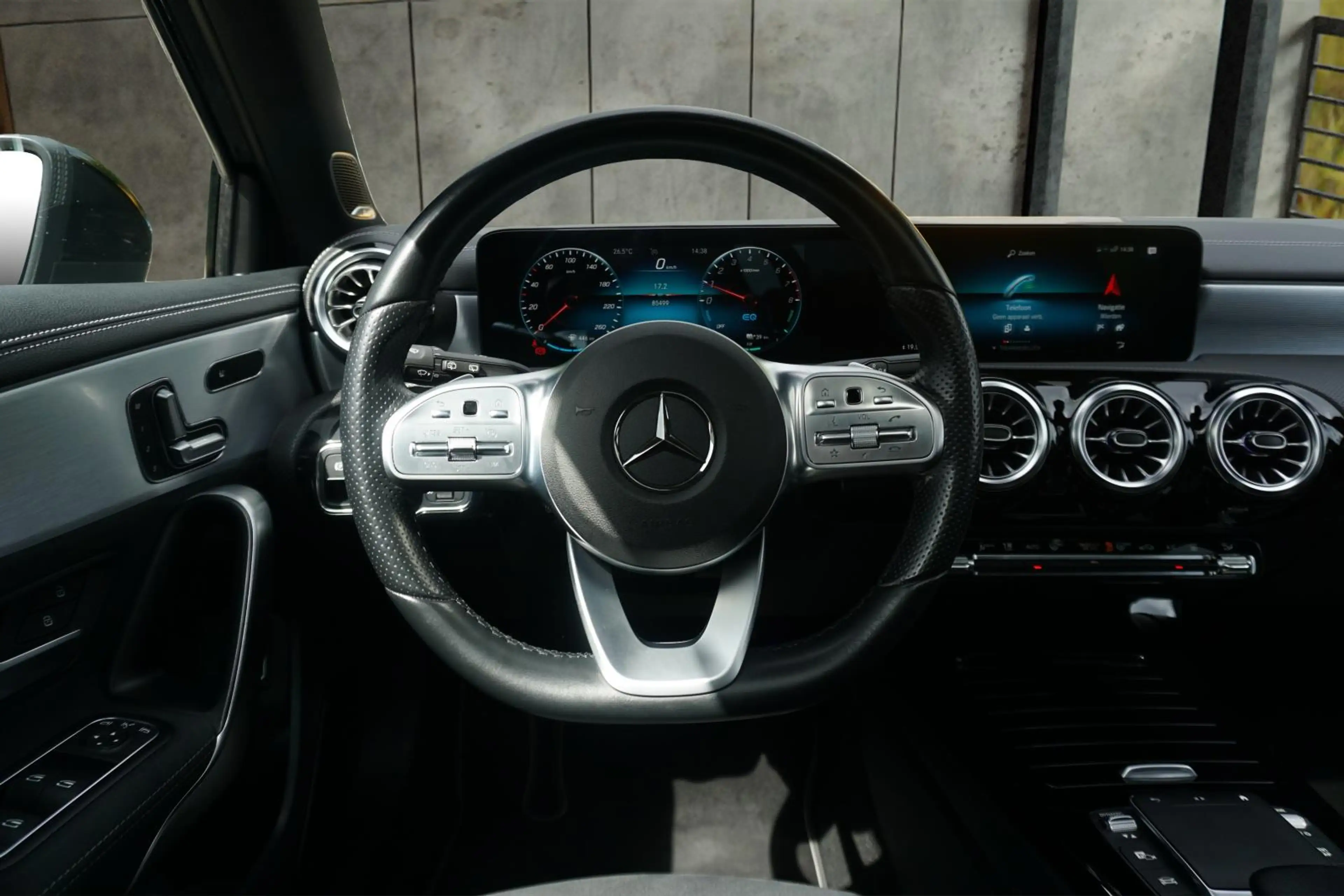 Mercedes-Benz A 250 e Business Solution AMG Limited — photo 10