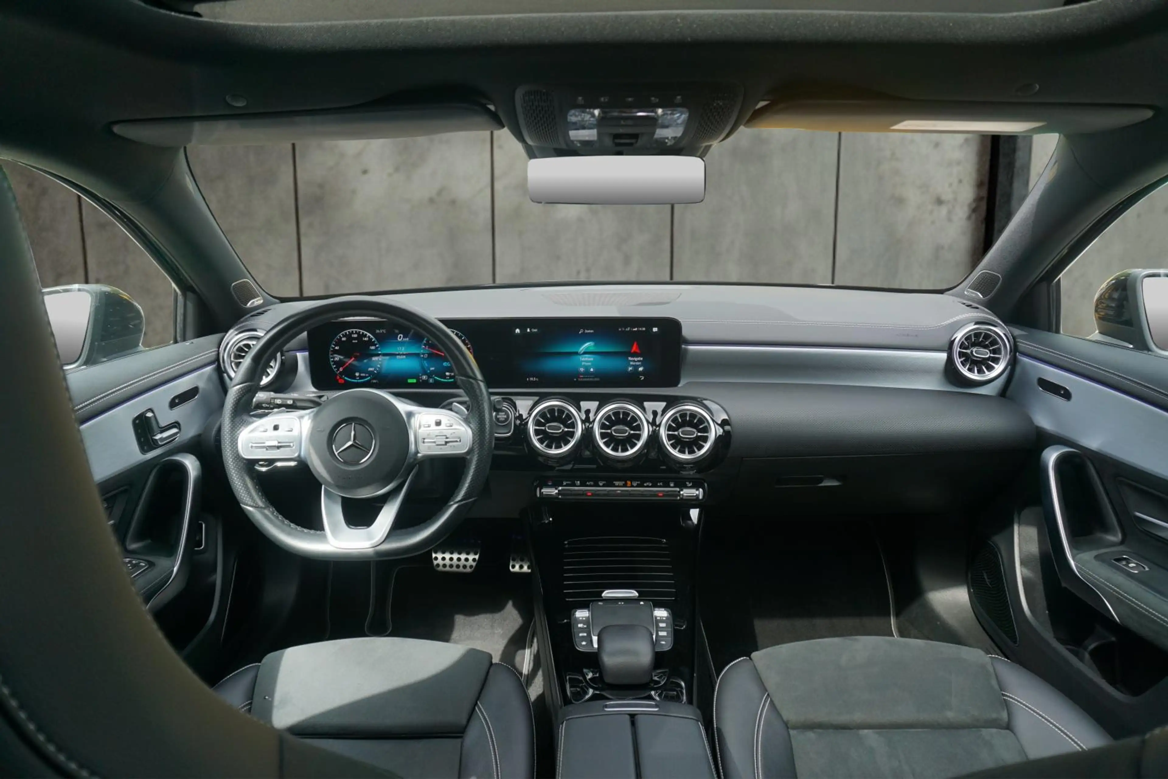 Mercedes-Benz A 250 e Business Solution AMG Limited — photo 13