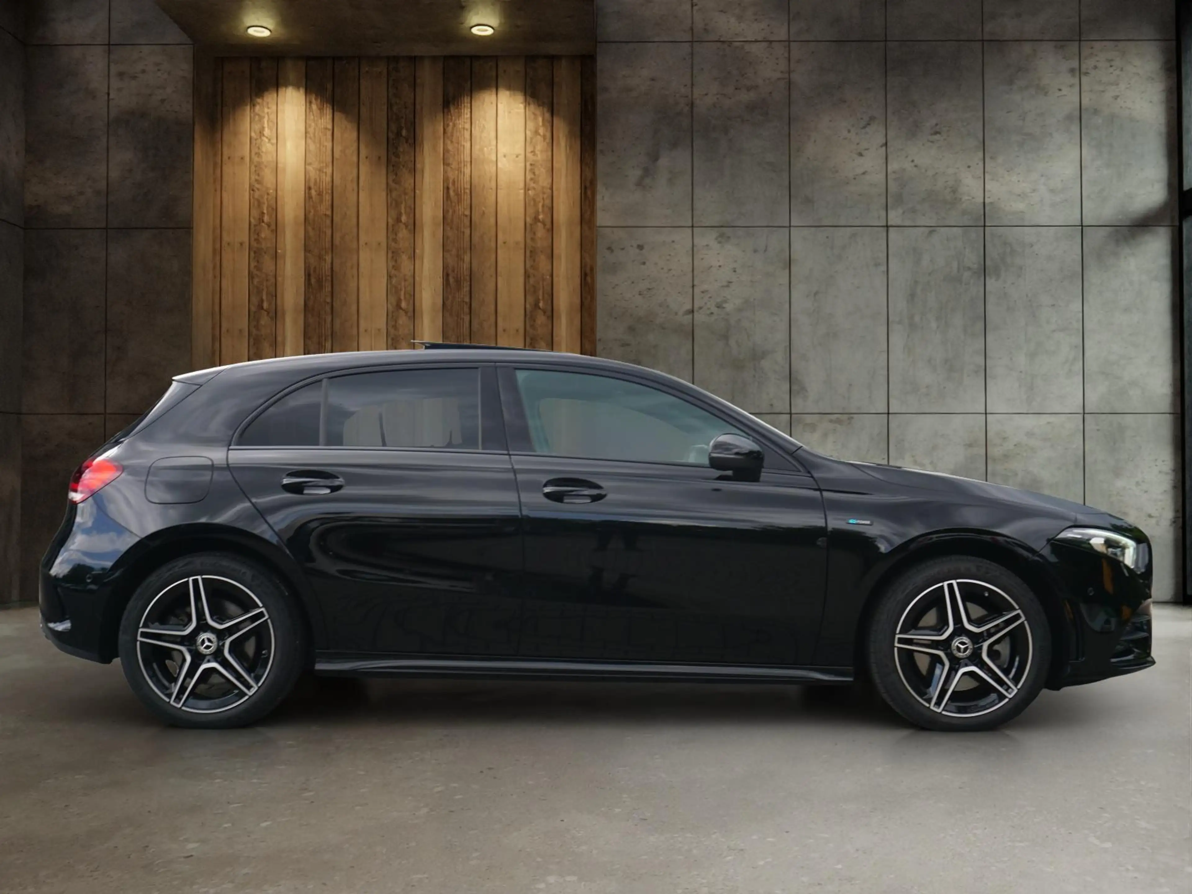 Mercedes-Benz A 250 e Business Solution AMG Limited — photo 7