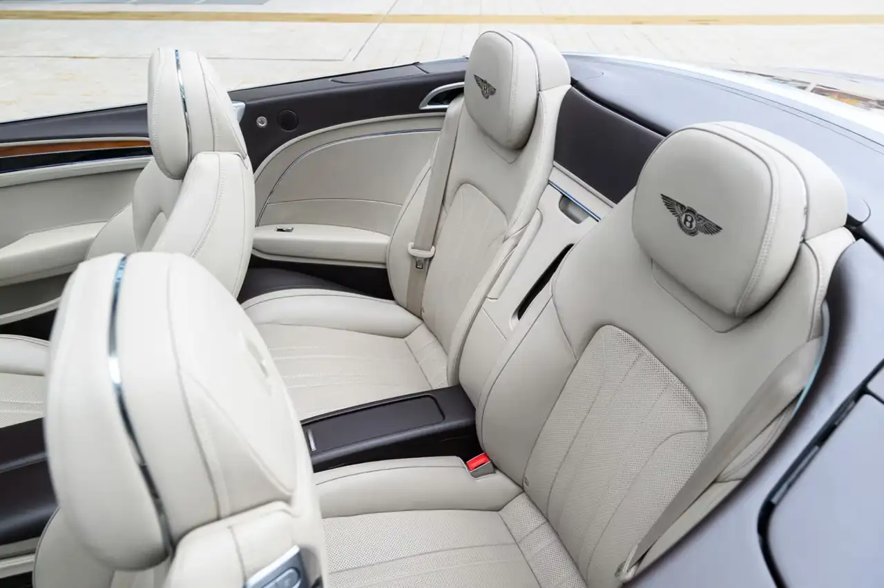 Bentley Continental GTC 2021 — фото 15