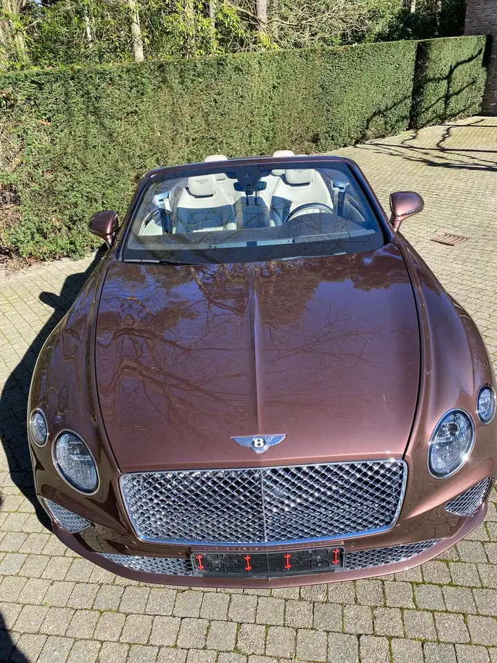 Bentley Continental GTC 2021