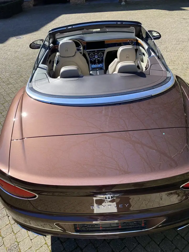 Bentley Continental GTC 2021