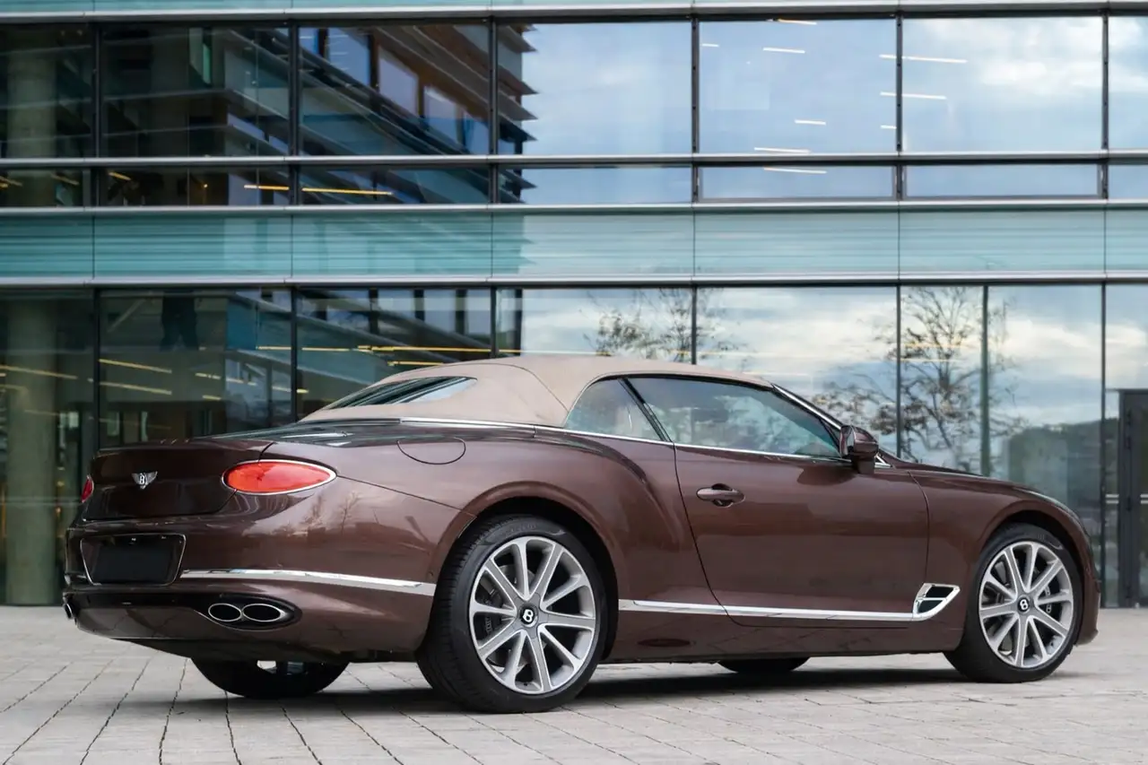 Bentley Continental GTC 2021 — фото 10