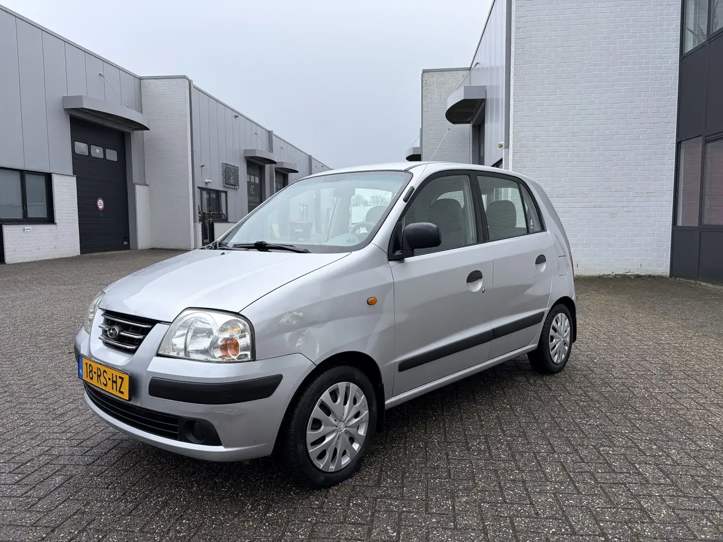 Hyundai Atos 1.1i Active 60 PK. Zuinige en zeer betrouwbare aut Silber - 1