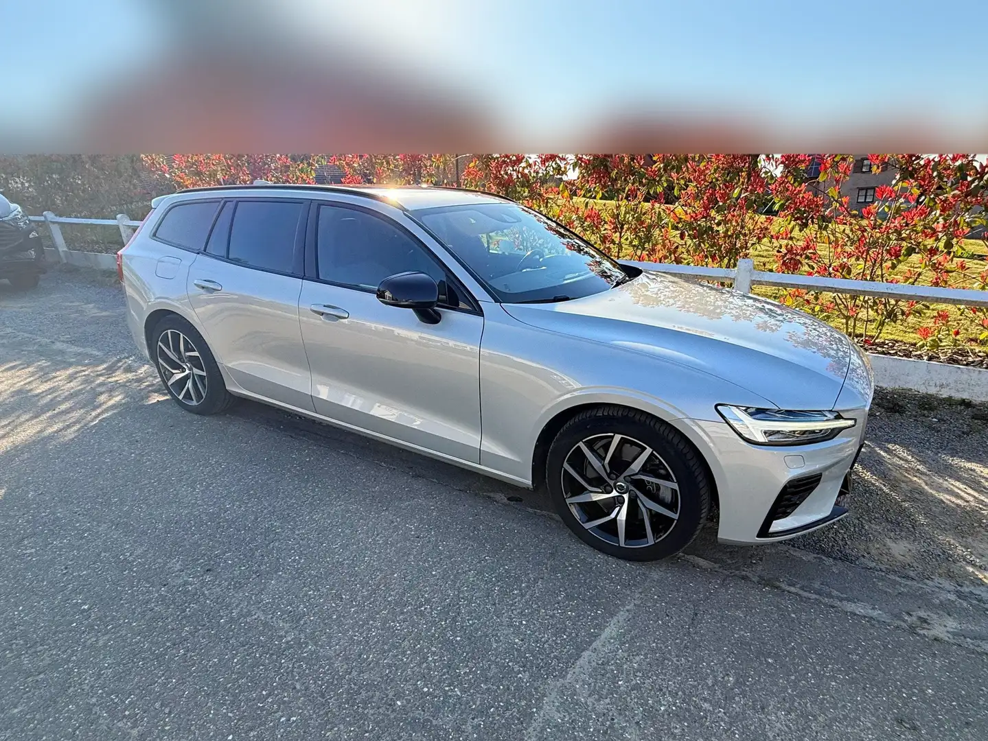 Volvo V60 V60 2.0 T8 AWD PHEV Inscription Geartronic Zilver - 1