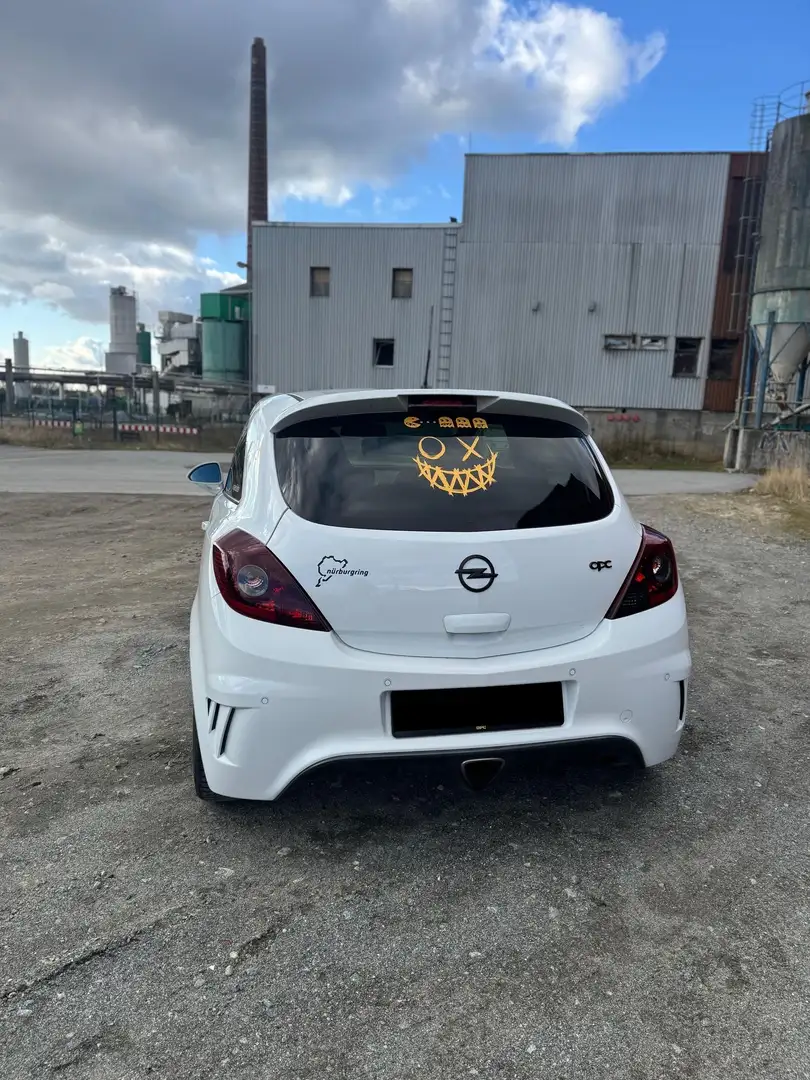 Opel Corsa 1.6 Turbo OPC - 2