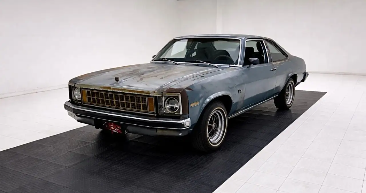 Chevrolet Nova Concours 2 Door Sedan, foto 1