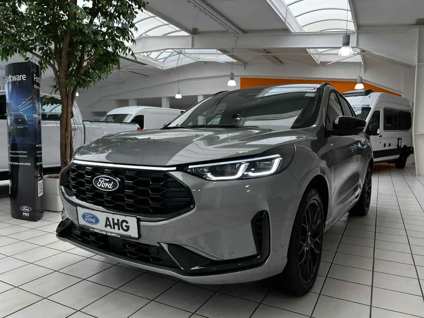 Ford Kuga ST-Line X *Pano*Matrix*AHK* Silber - 1