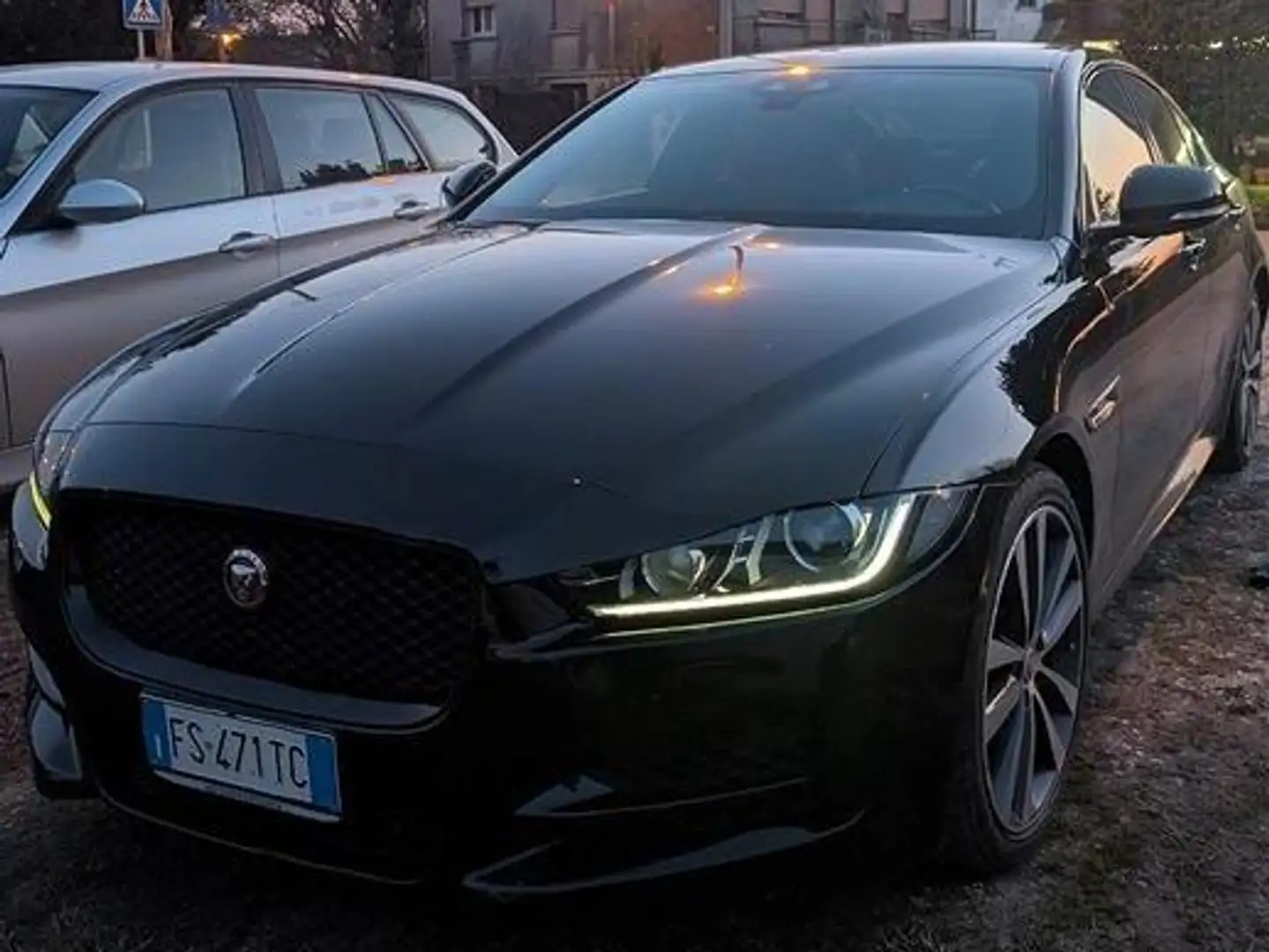 Jaguar XE XE 2.0d i4 Landmark Edition awd 240cv auto my19 - 1