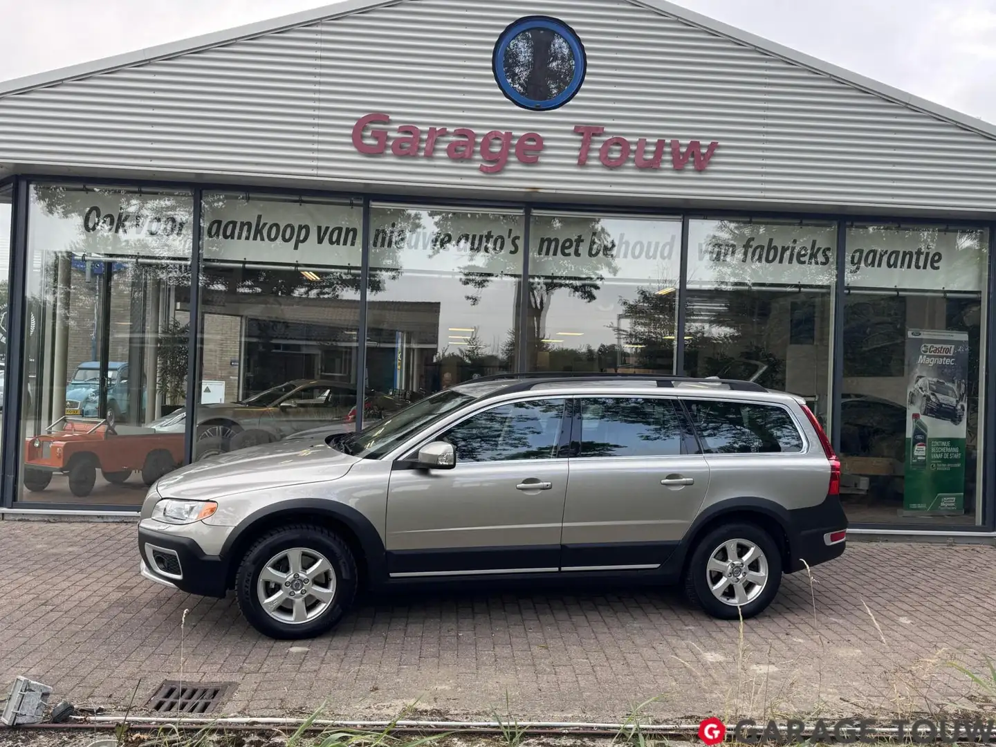 Volvo XC70 2.4 D5 Summum Automaat Youngtimer Gris - 2