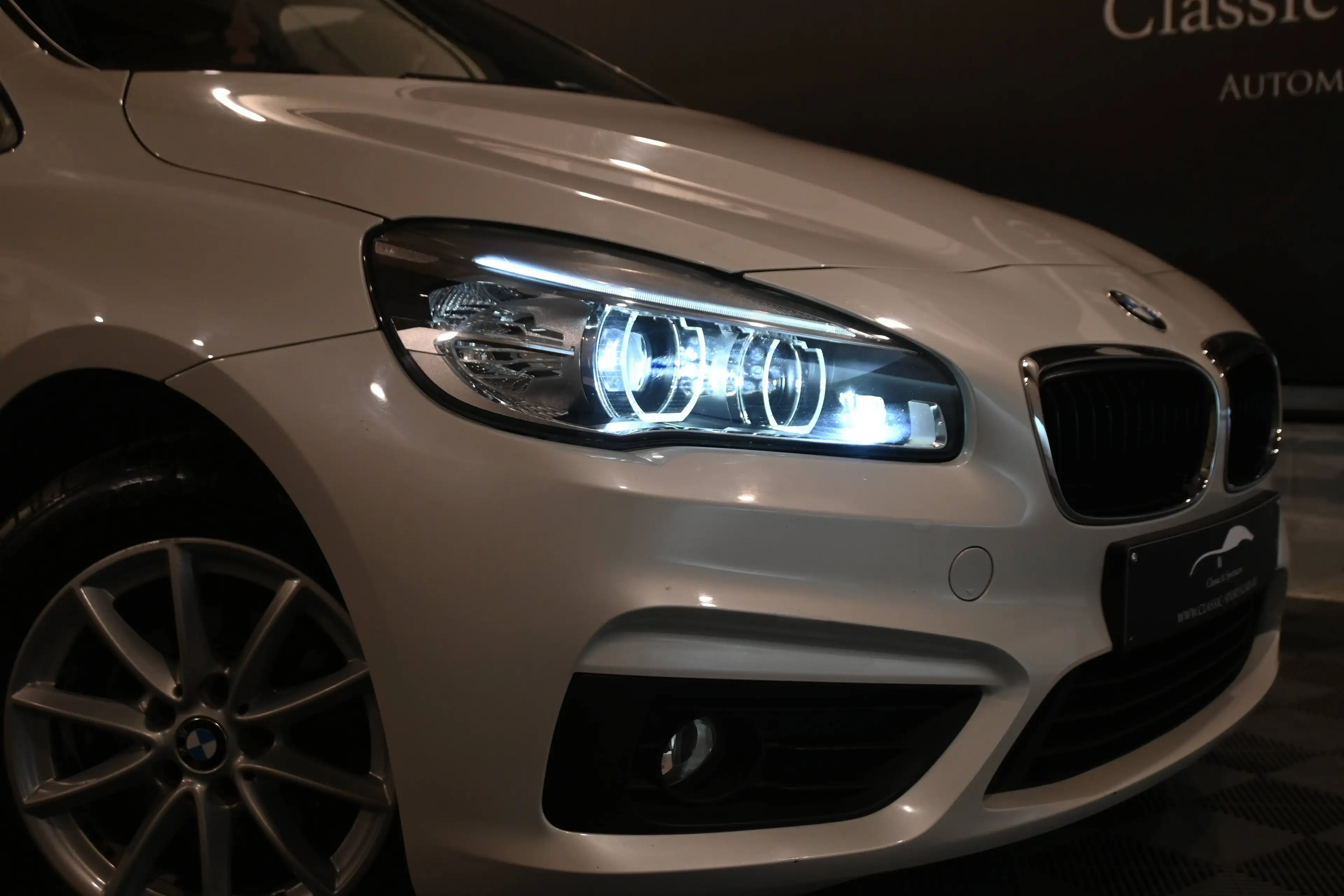 BMW 216 d GRAN TOURER / EURO 6b / XENON / LEDS / GPS NAVI / ATTACHE REMORQUE !! — photo 3