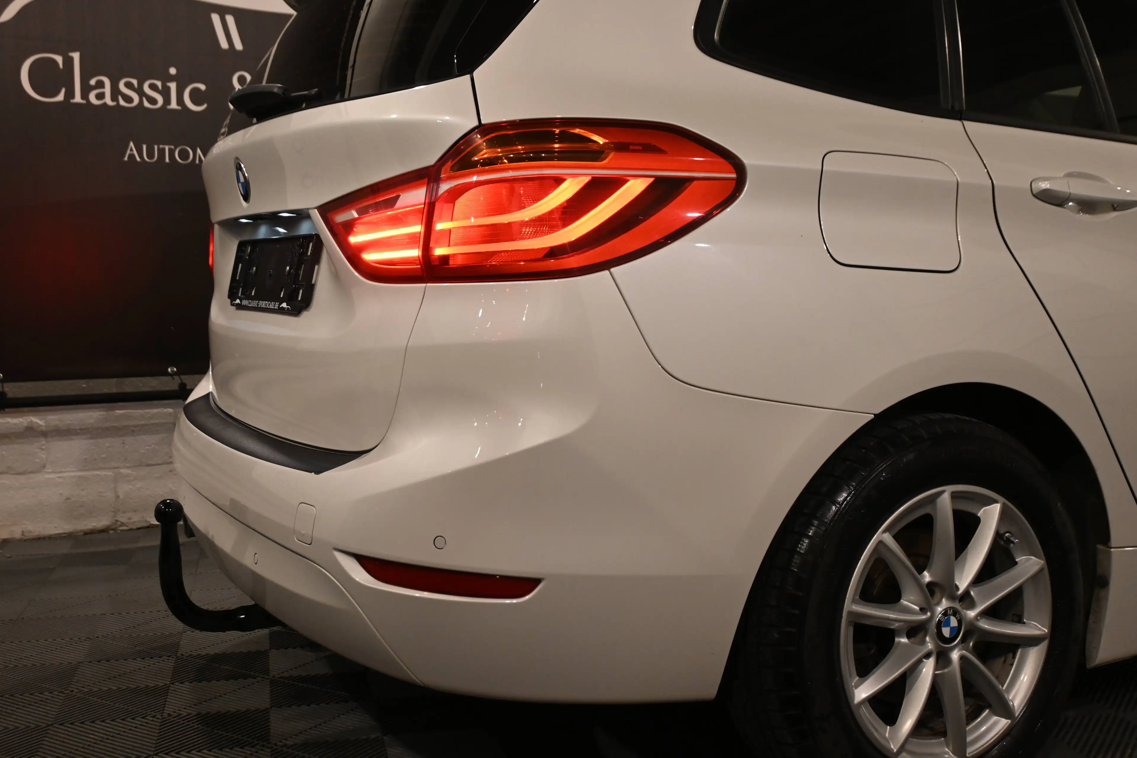 BMW 216 d GRAN TOURER / EURO 6b / XENON / LEDS / GPS NAVI / ATTACHE REMORQUE !! — photo 9