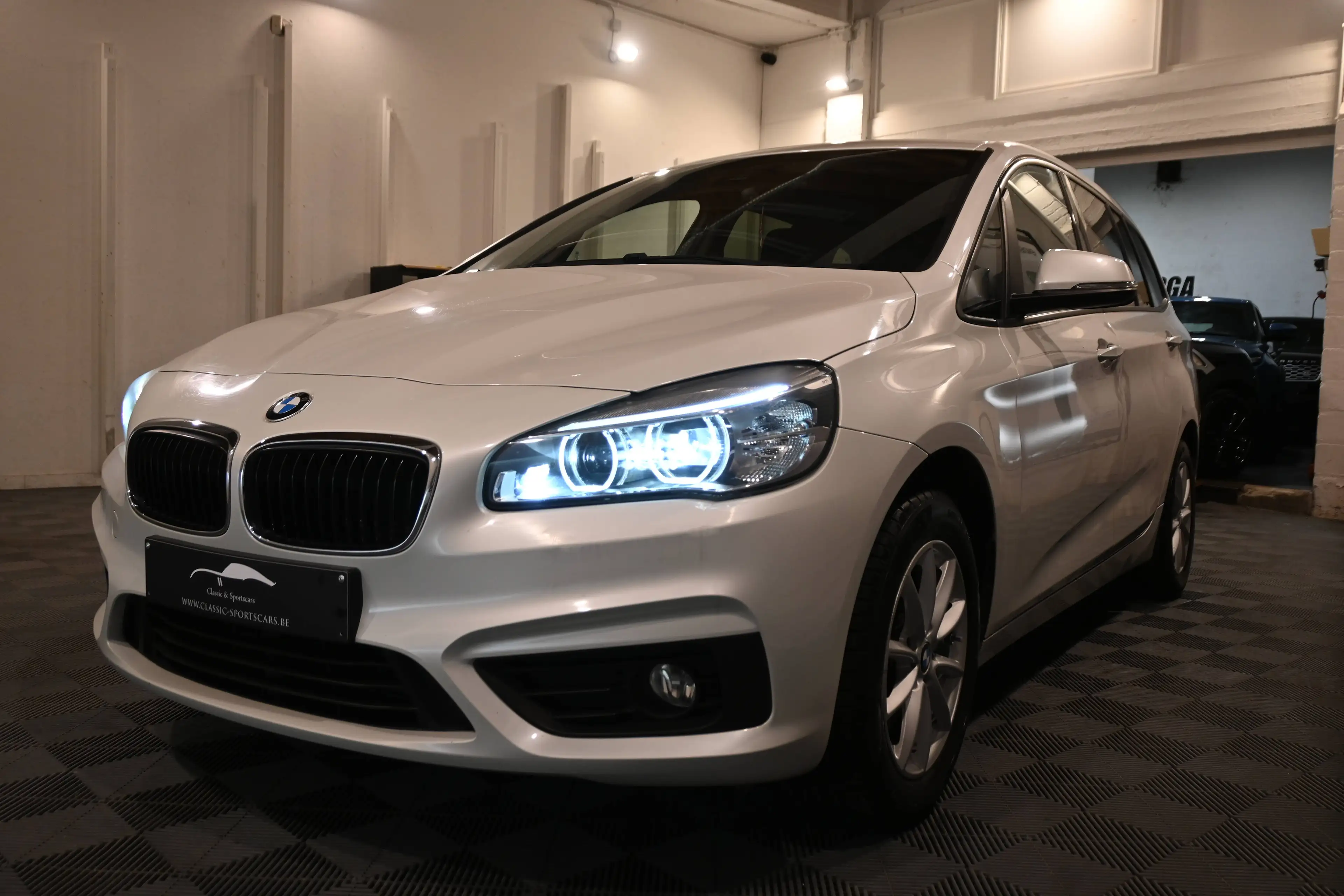 BMW 216 d GRAN TOURER / EURO 6b / XENON / LEDS / GPS NAVI / ATTACHE REMORQUE !! — photo 4