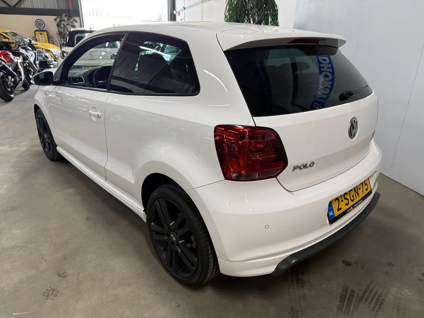 Volkswagen Polo 1.2 TSI BlueMotion R-Line Edition Wit - 2