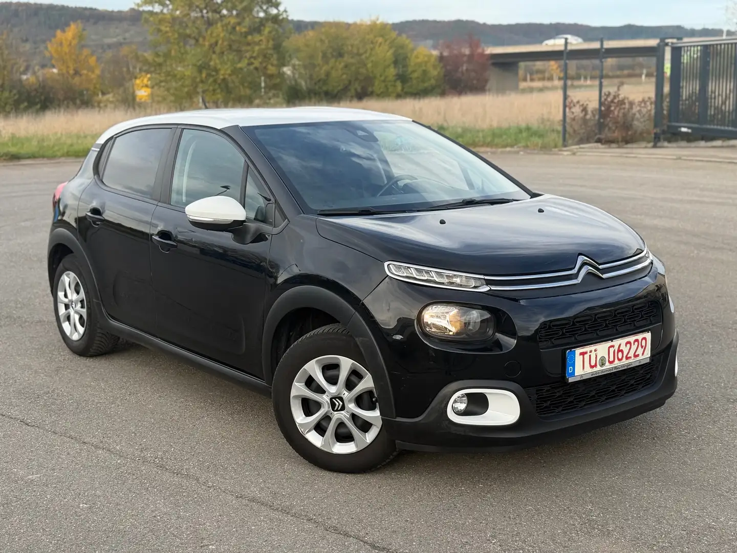 Citroen C3 1.2 83 Klima | Tempomat | EUR6 | TÜV 11/2027 Schwarz - 1