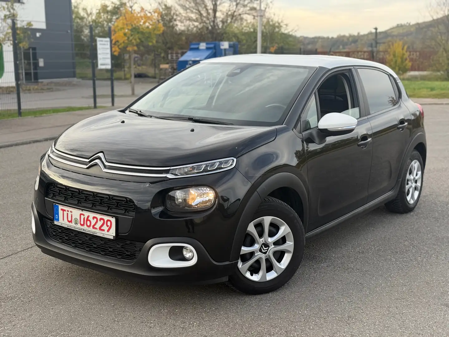 Citroen C3 1.2 83 Klima | Tempomat | EUR6 | TÜV 11/2027 Schwarz - 2