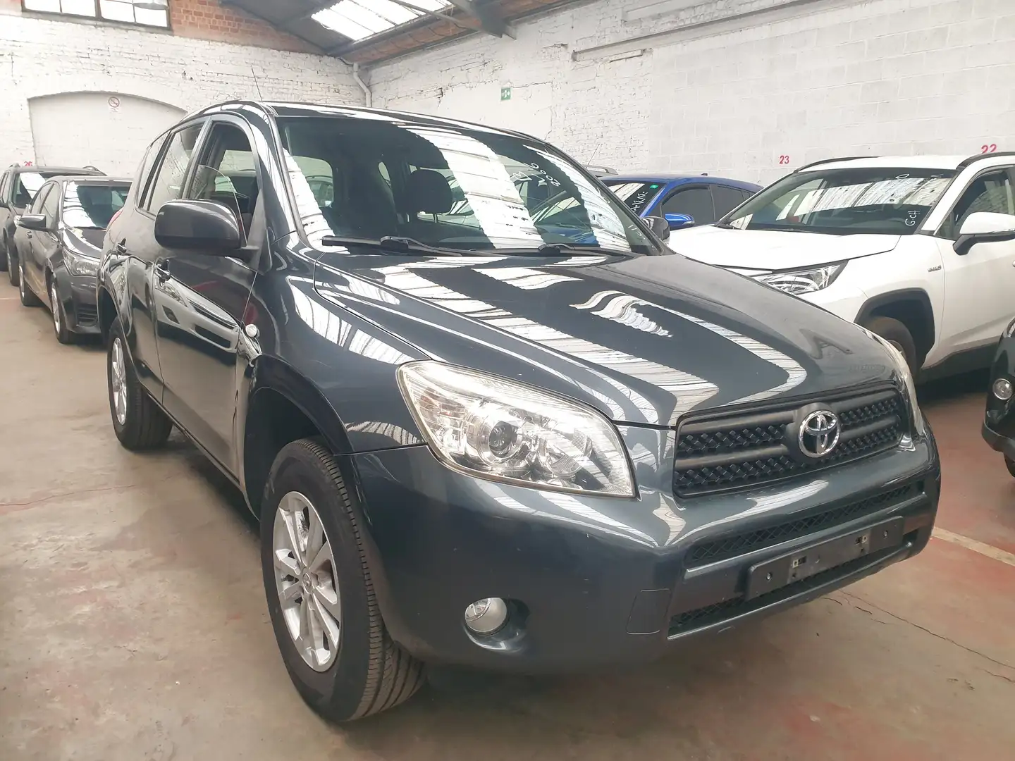 Toyota RAV 4 RAV4 2.0i VVT-i 16v VX Grijs - 2