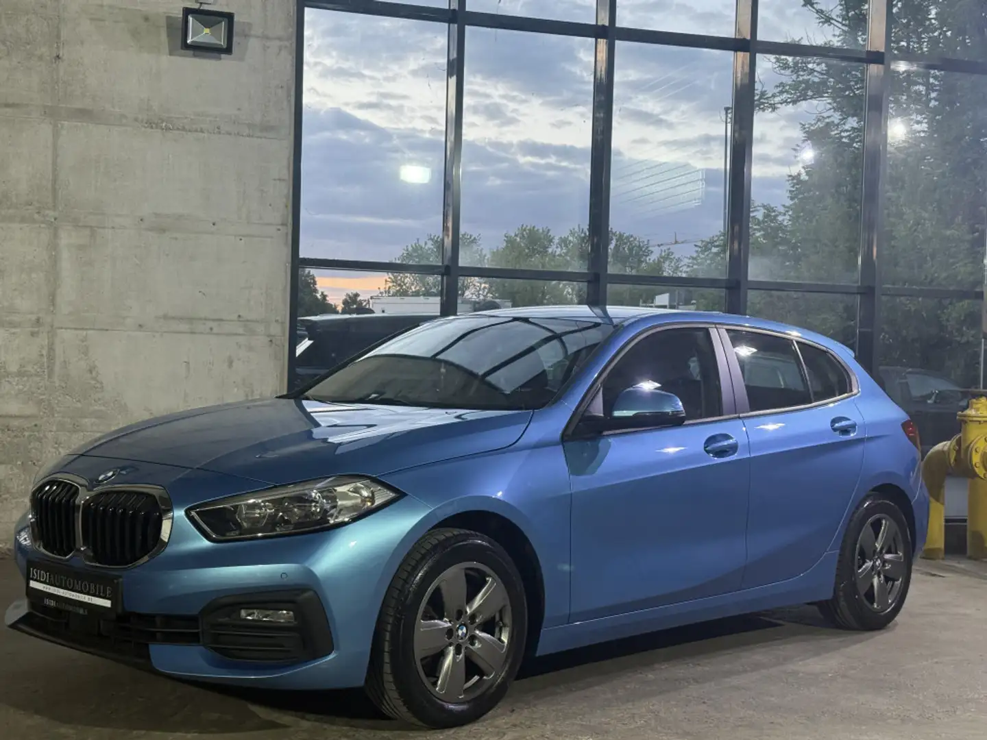 BMW 118 d Advantage LiveCockpit HeadUp KeylessGo ACC Blau - 2