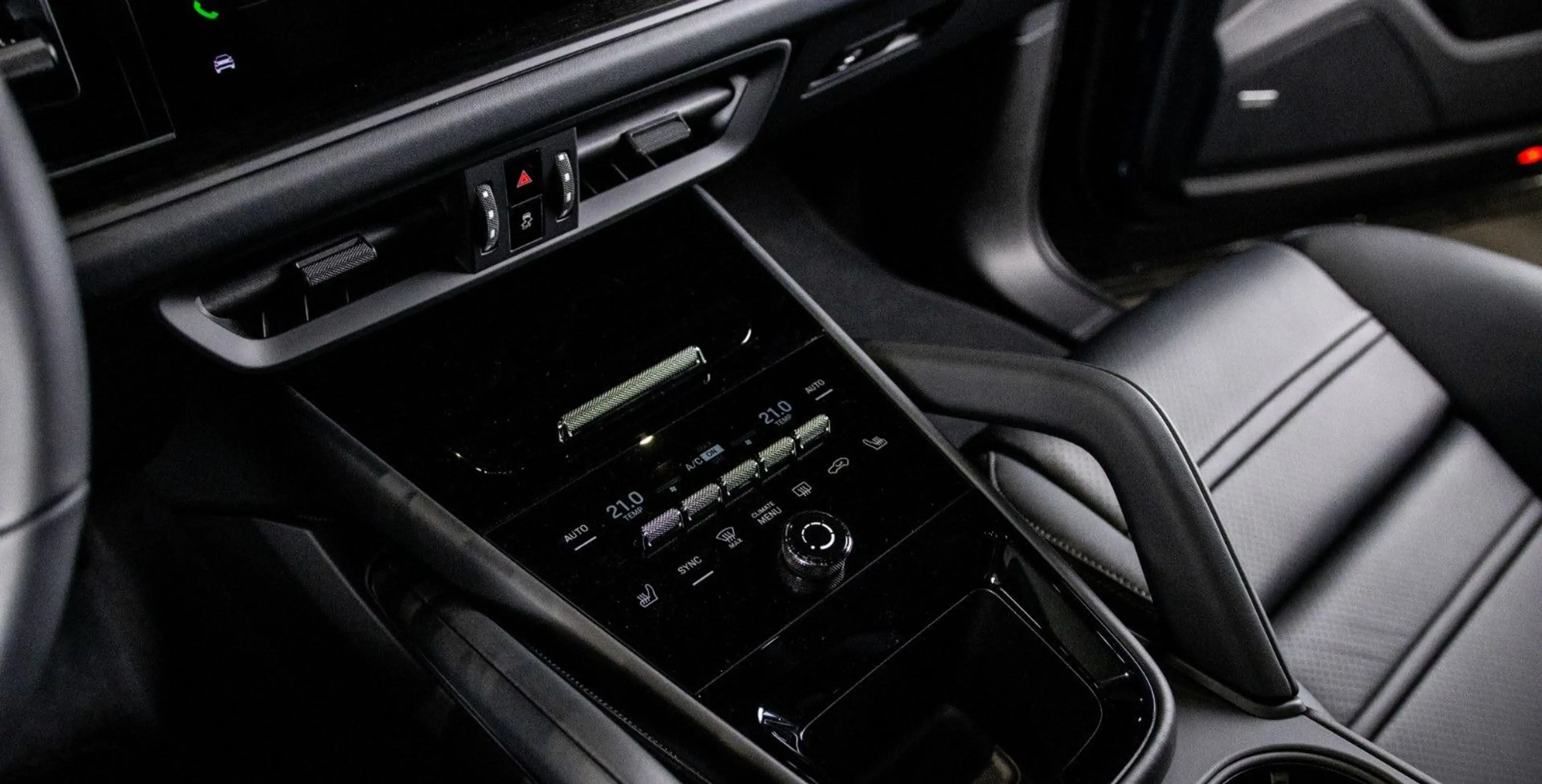 Porsche Cayenne Coupe E-Hybrid Black Ed.*18W*22''*Bose — photo 18