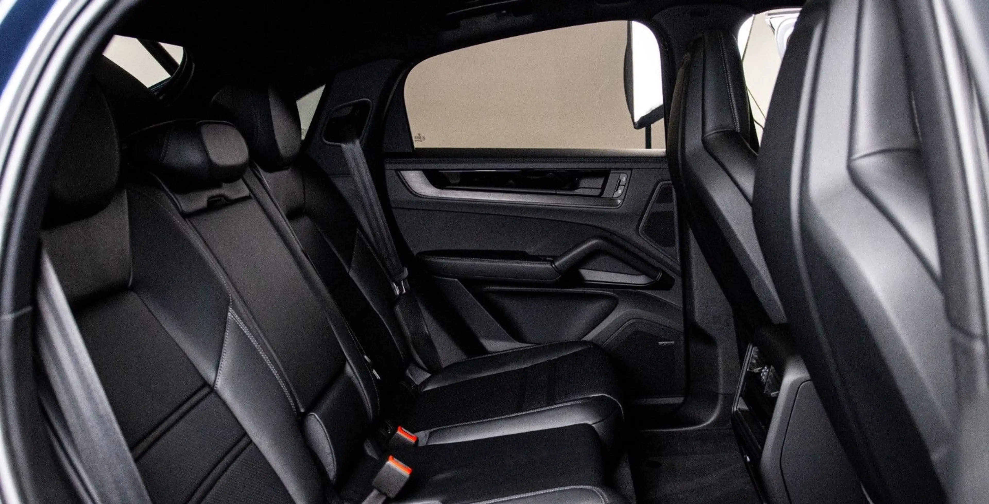 Porsche Cayenne Coupe E-Hybrid Black Ed.*18W*22''*Bose — photo 17