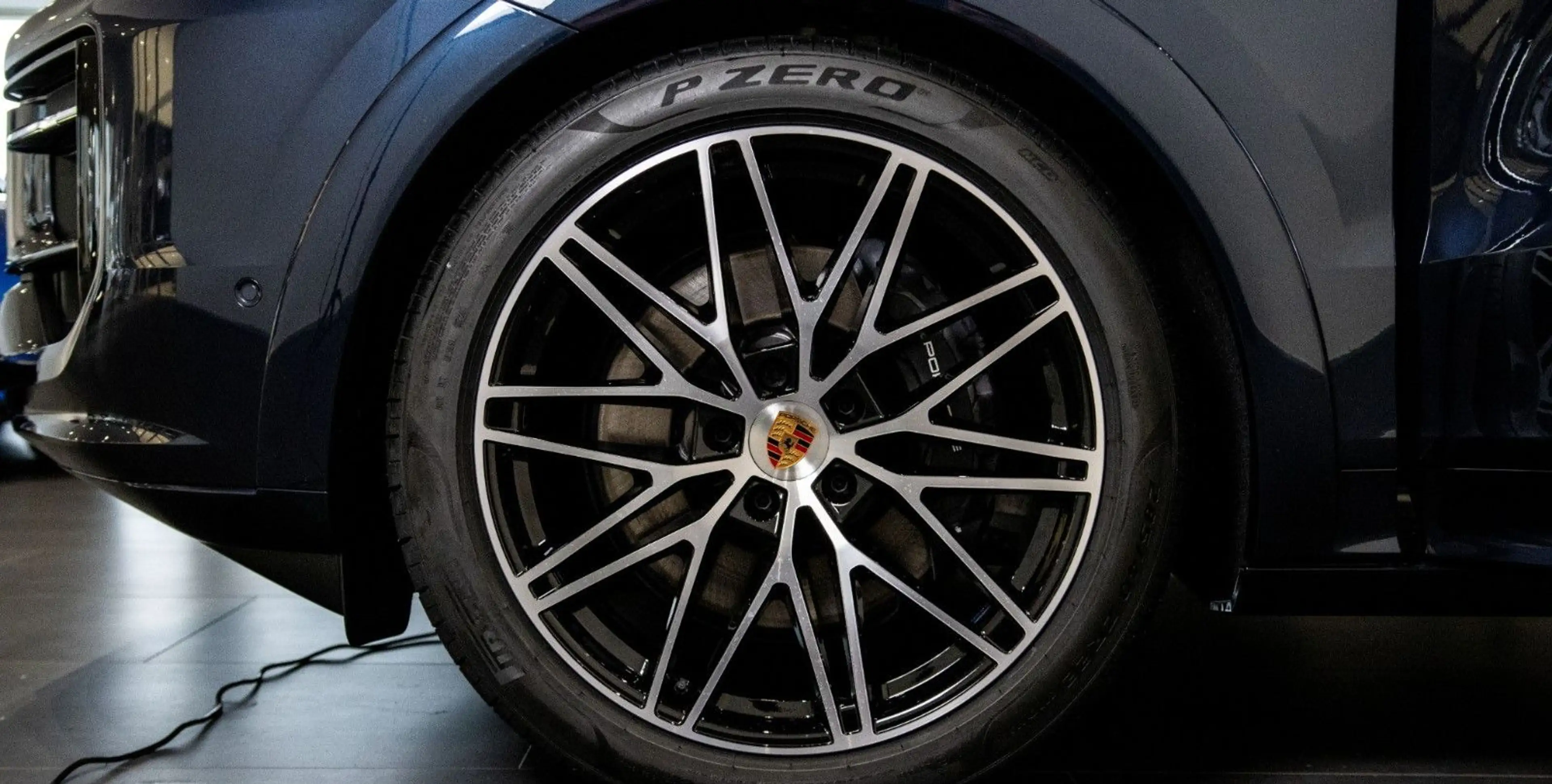 Porsche Cayenne Coupe E-Hybrid Black Ed.*18W*22''*Bose — photo 9