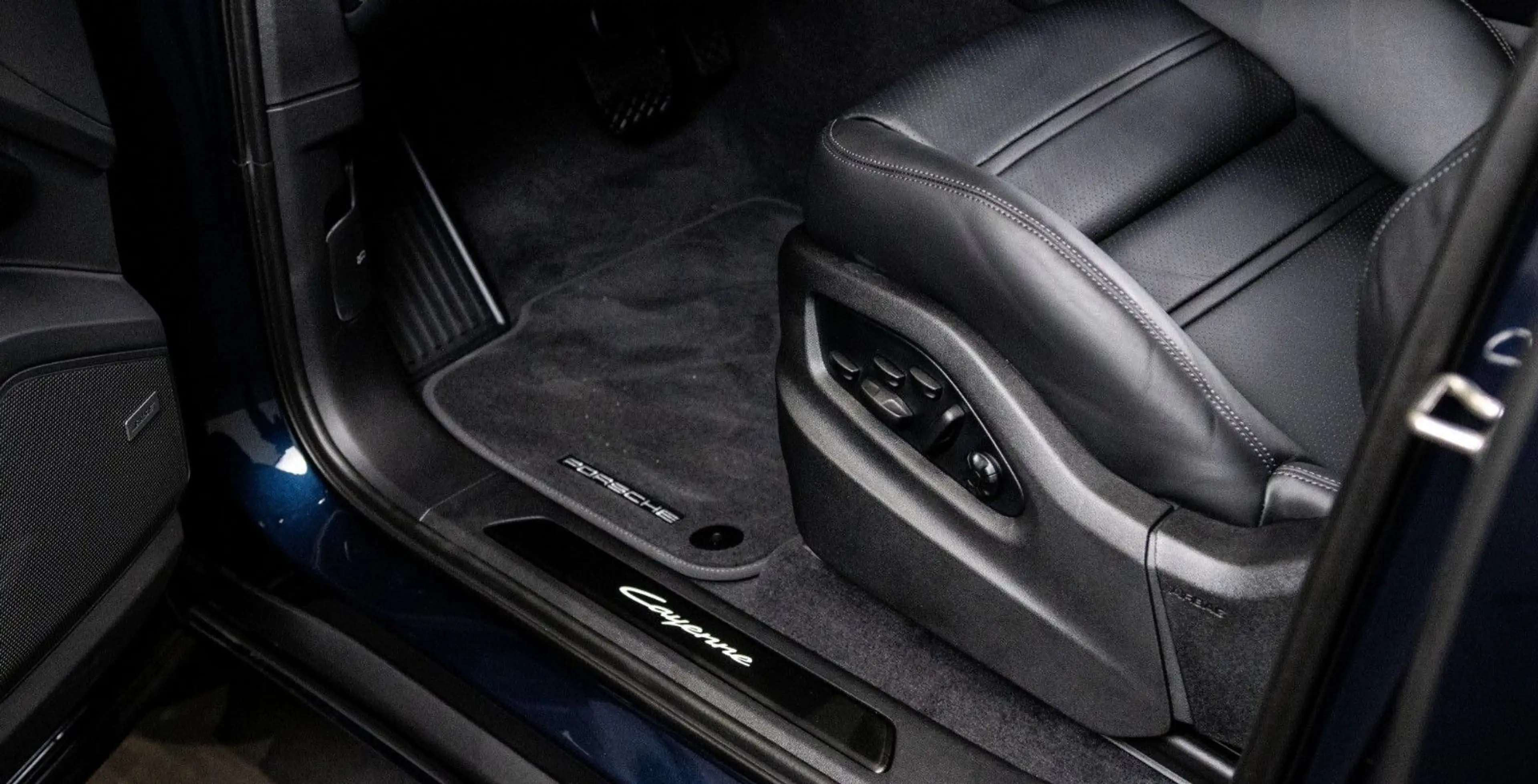 Porsche Cayenne Coupe E-Hybrid Black Ed.*18W*22''*Bose — photo 12
