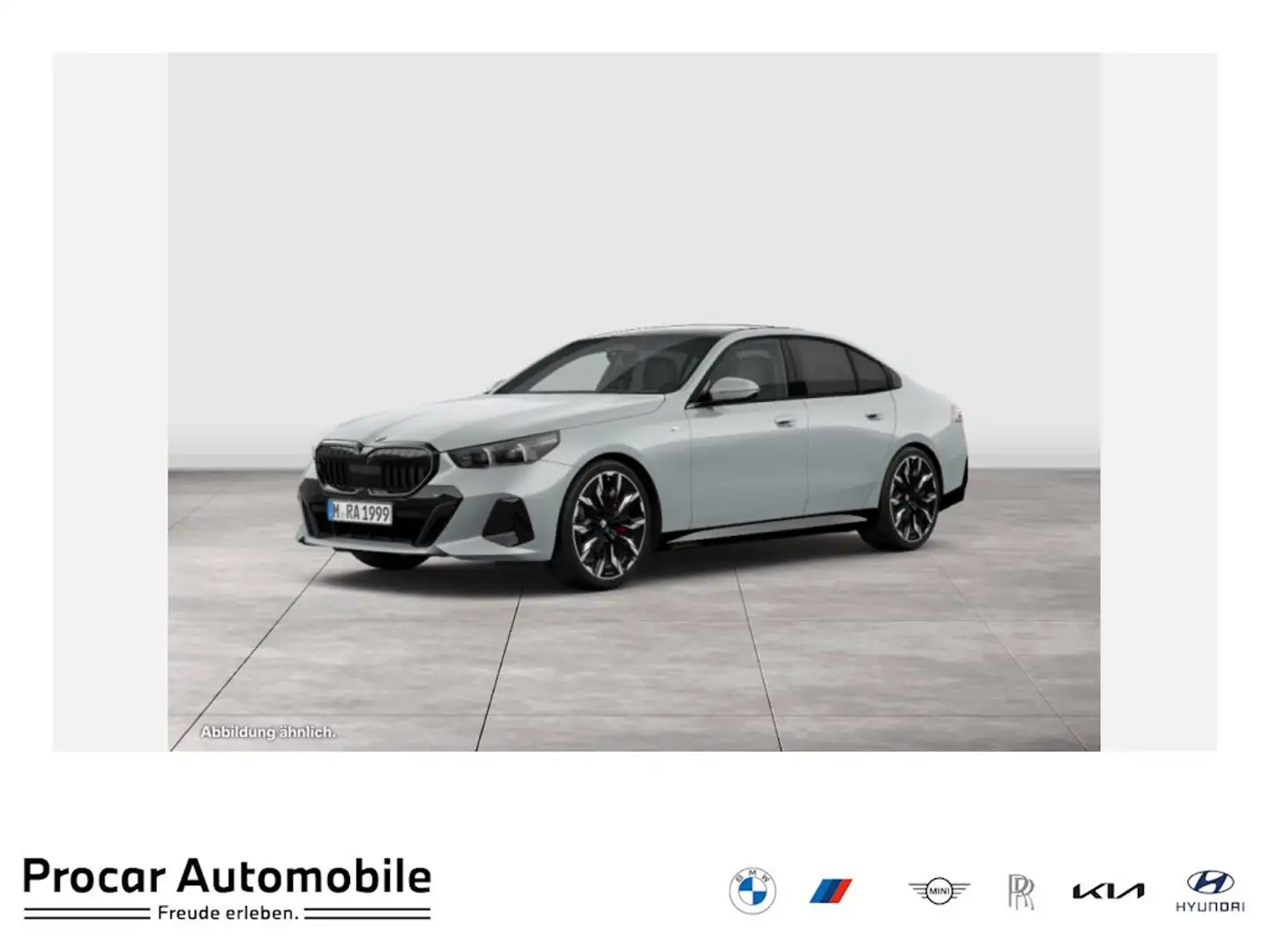 BMW 520 d xDrive M Sport HUD PANO ACC AHK RFK NAVI Grijs - 1