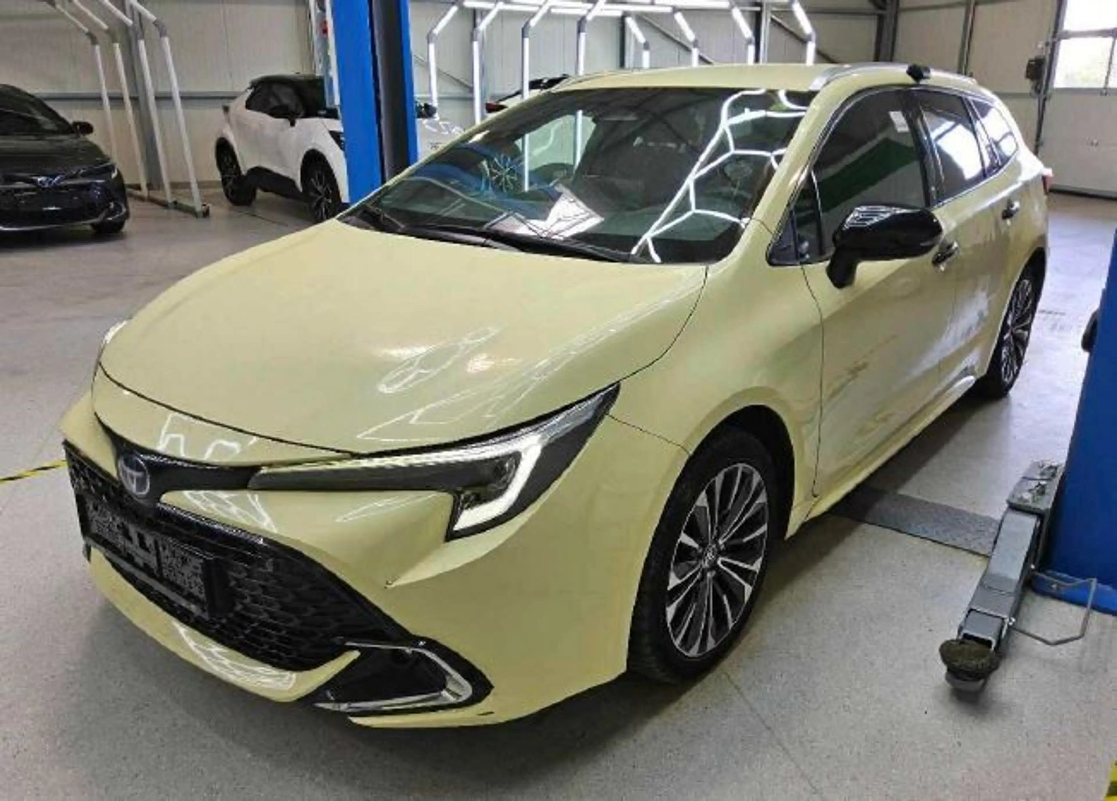 Toyota Corolla Touring Sports Hybrid Team D. Taxi folie