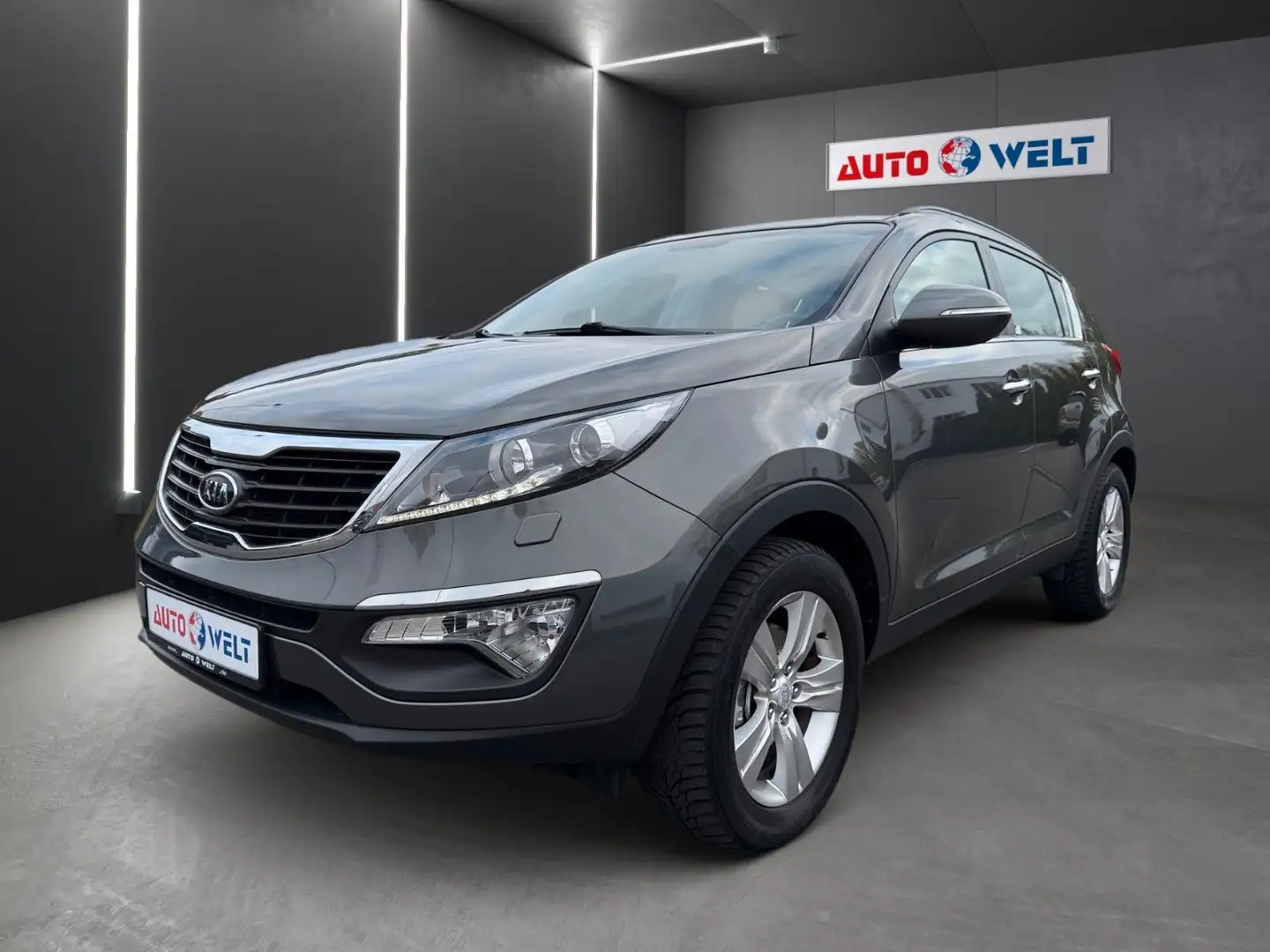 Kia Sportage 2.0 Vision 2WD Grau - 1