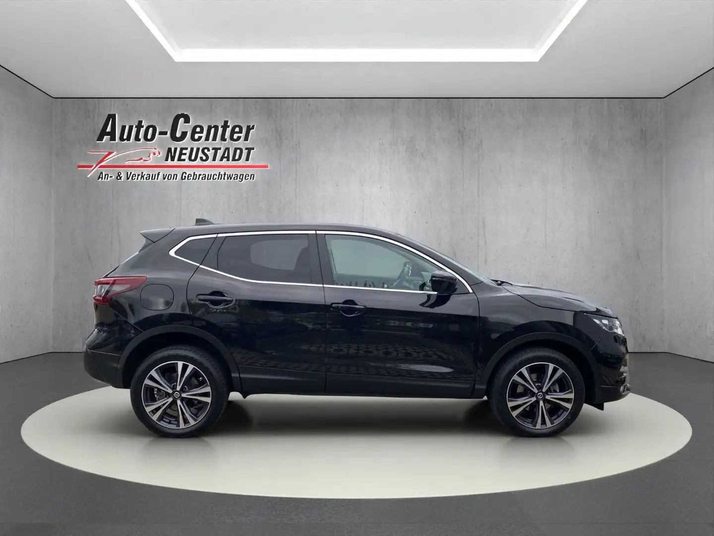 Nissan Qashqai N-Connecta 4x4 AHK/360° KAMERA/NAVI Schwarz - 2