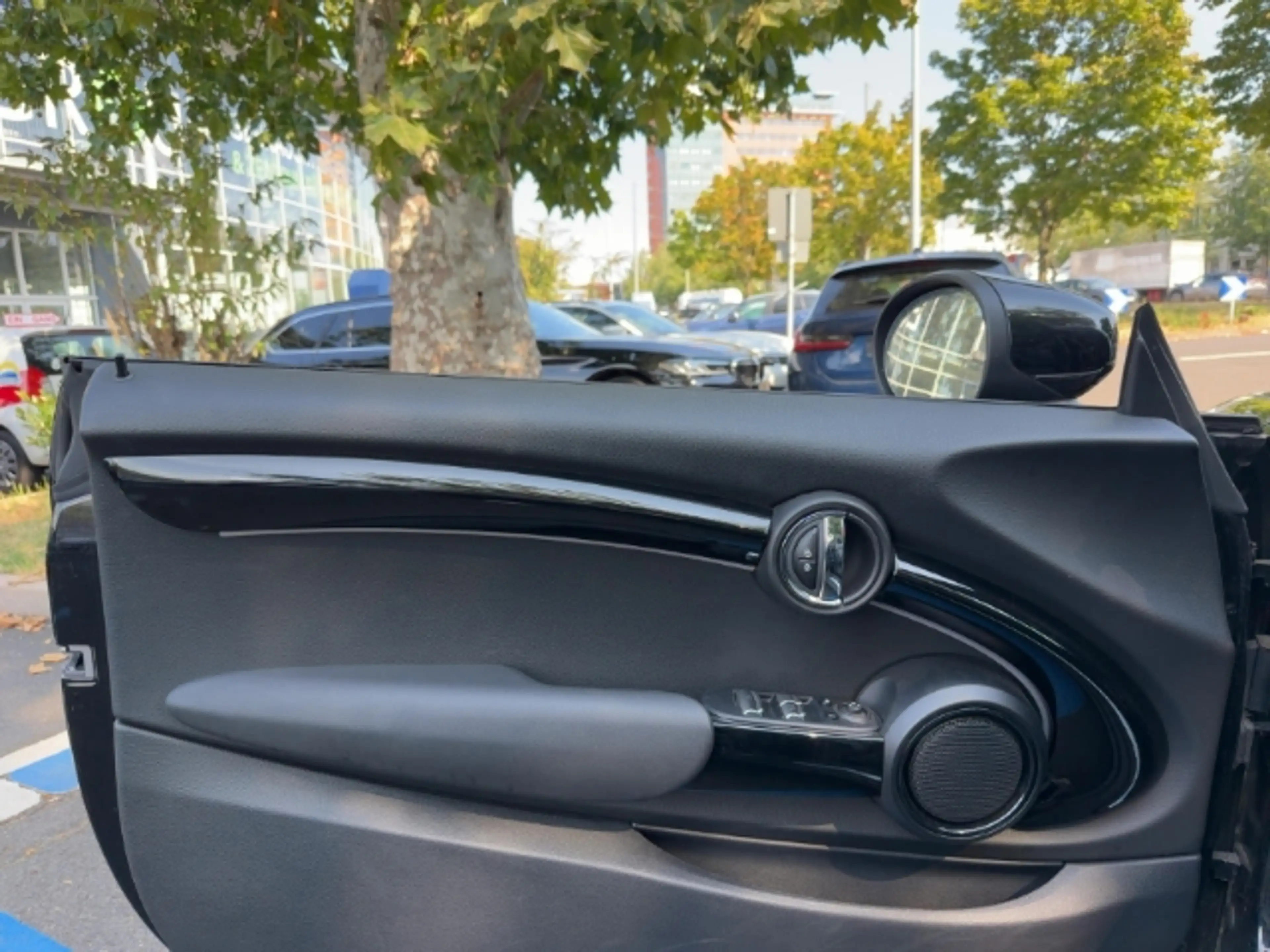 MINI Cooper Cabrio El. Verdeck Leder Digitales Cockpit LED Mehrzonenk — photo 11