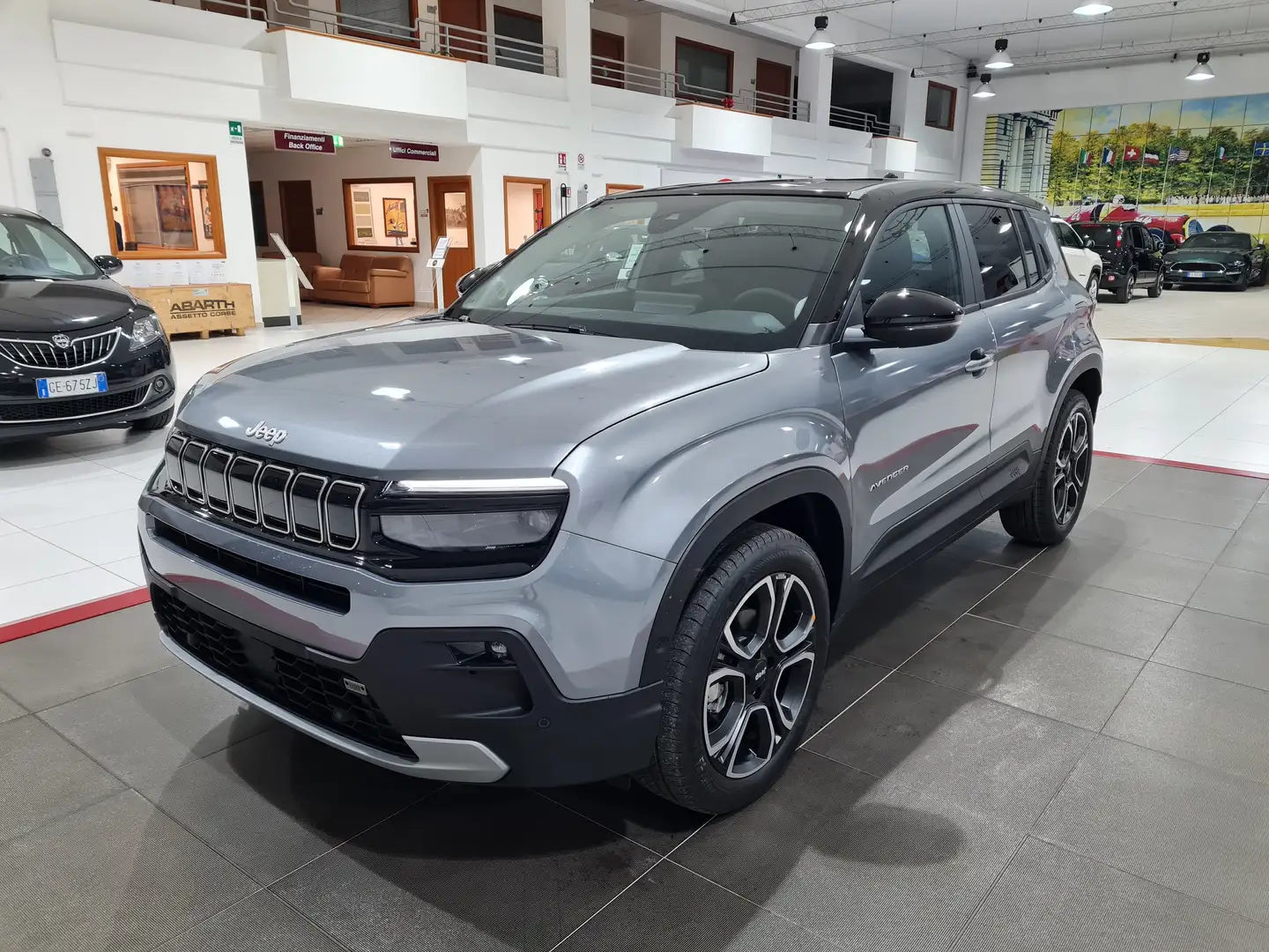 Jeep Avenger 1.2 100CV Summit **PRONTA CONSEGNA** Grigio - 1