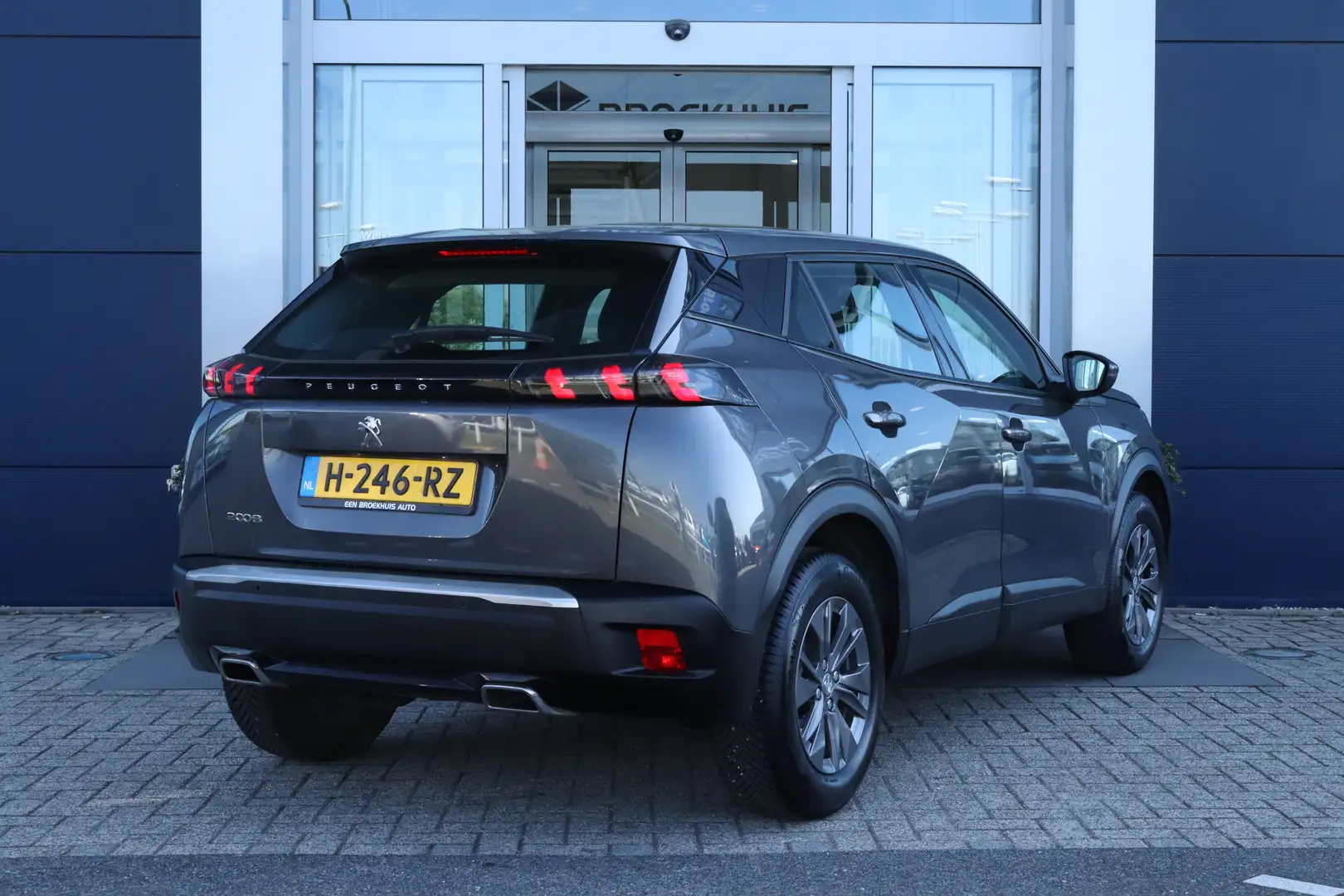 Peugeot 2008 1.2 Turbo Active | Cruise Control | Navigatie | Ai Grijs - 2