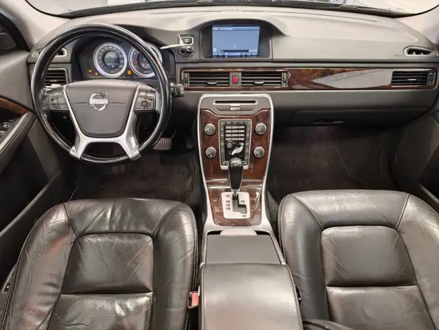 Volvo XC70 view 7