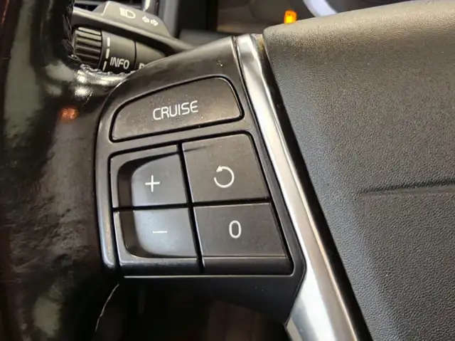 Volvo XC70 view 15