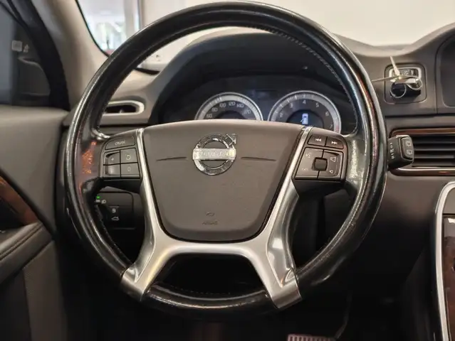 Volvo XC70 view 14